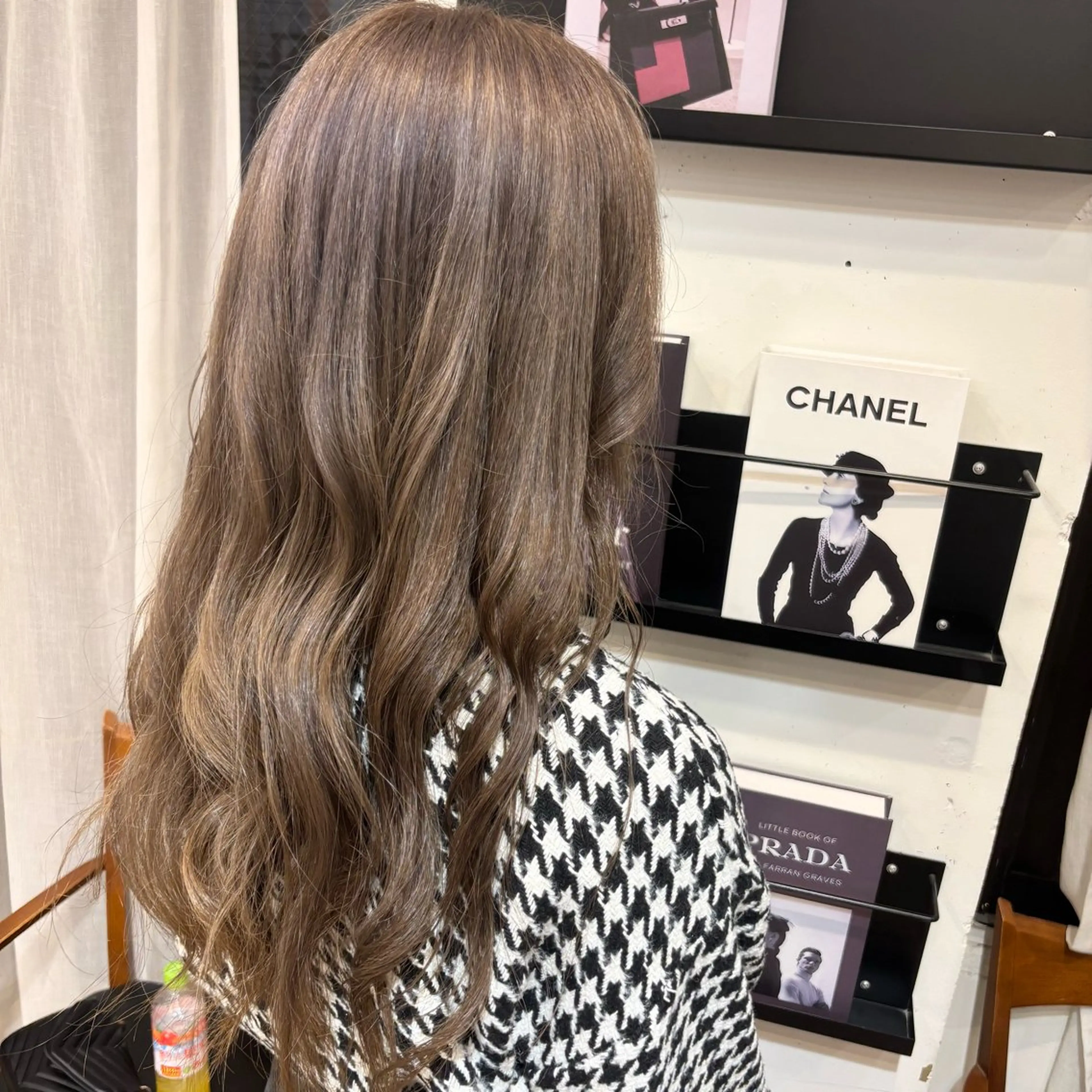 カラー 新原 陽那のヘアスタイル
