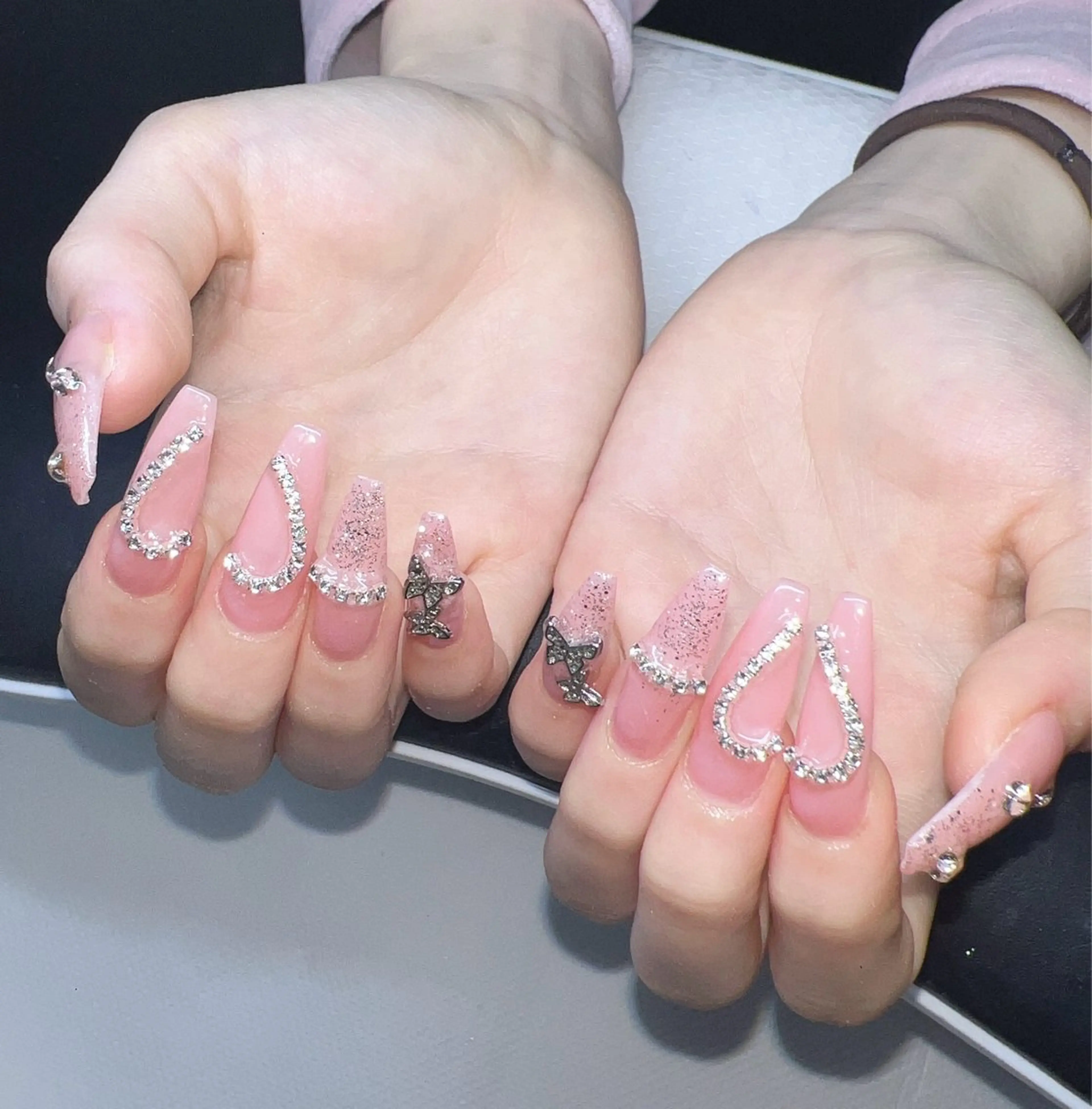 ネイル オーロラネイル チークネイル 長さ出し フットネイル フレンチネイル Lee Nailsのネイルデザイン