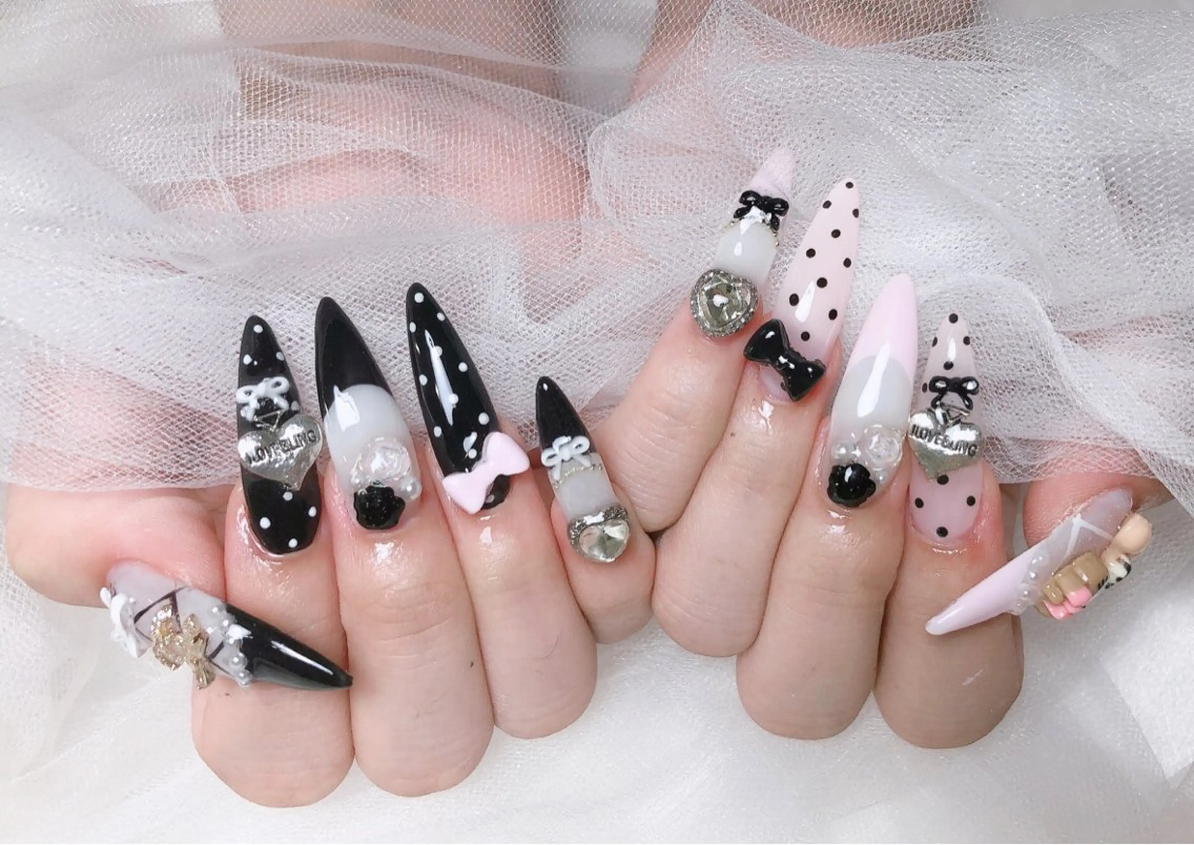 ネイル ハンドネイル LR.ONE ヨウのネイルデザイン