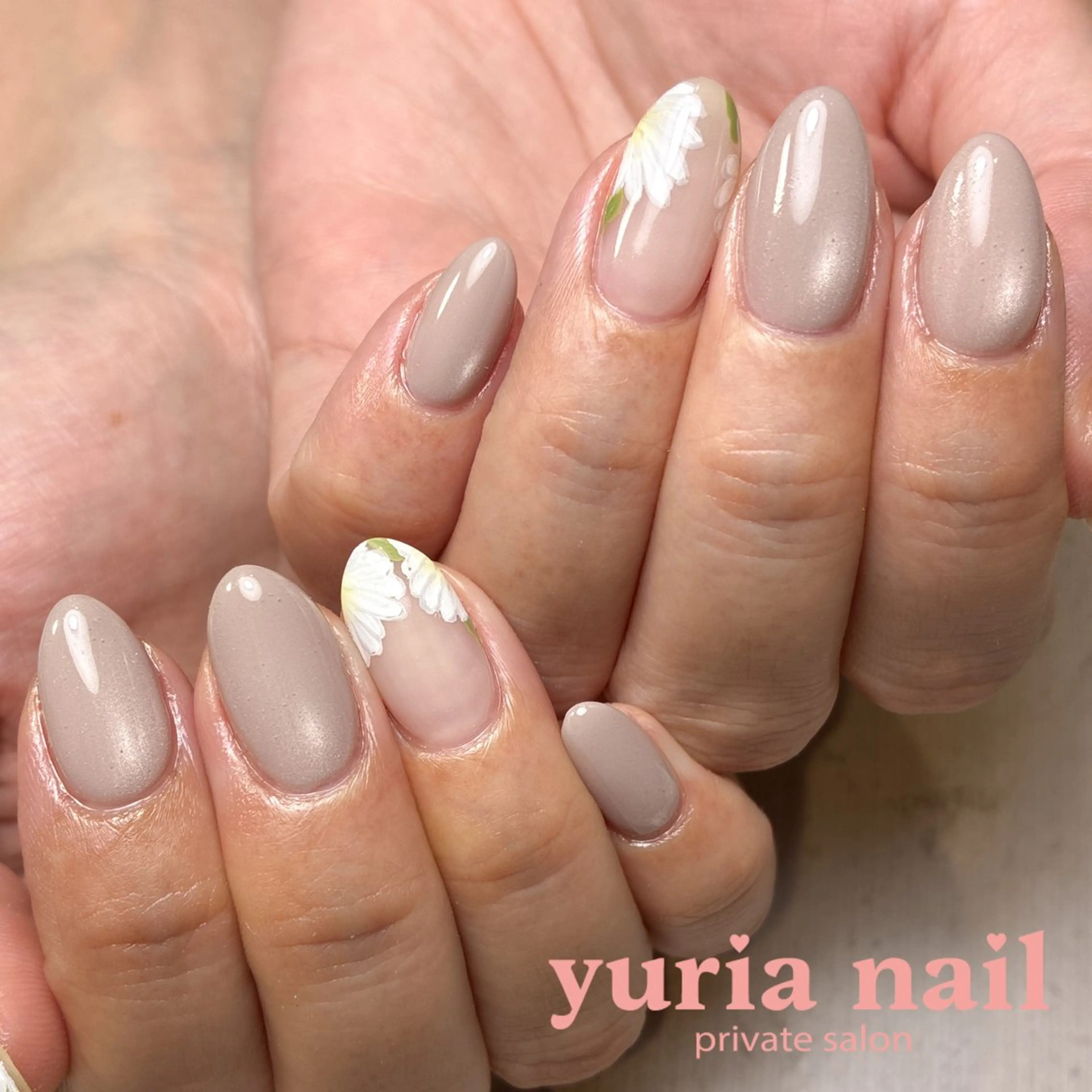 ネイル アートネイル フラワーネイル ラメ(グリッター) マグネットネイル 春ネイル ハンドネイル 小林 ゆりあのネイルデザイン