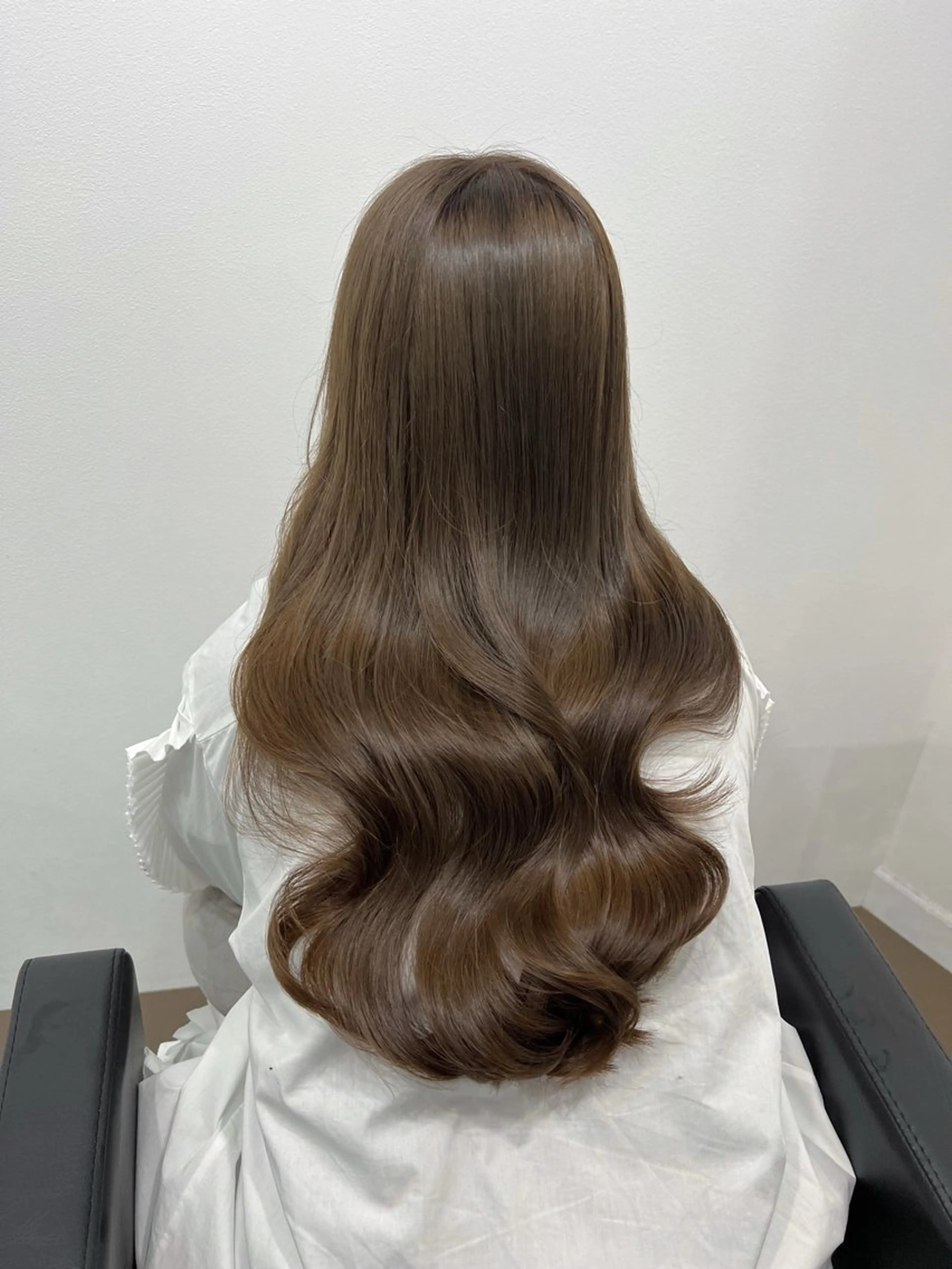 ロング ヘアカラー トリートメント ブリーチなしカラー /ベージュカラーのヘアスタイル