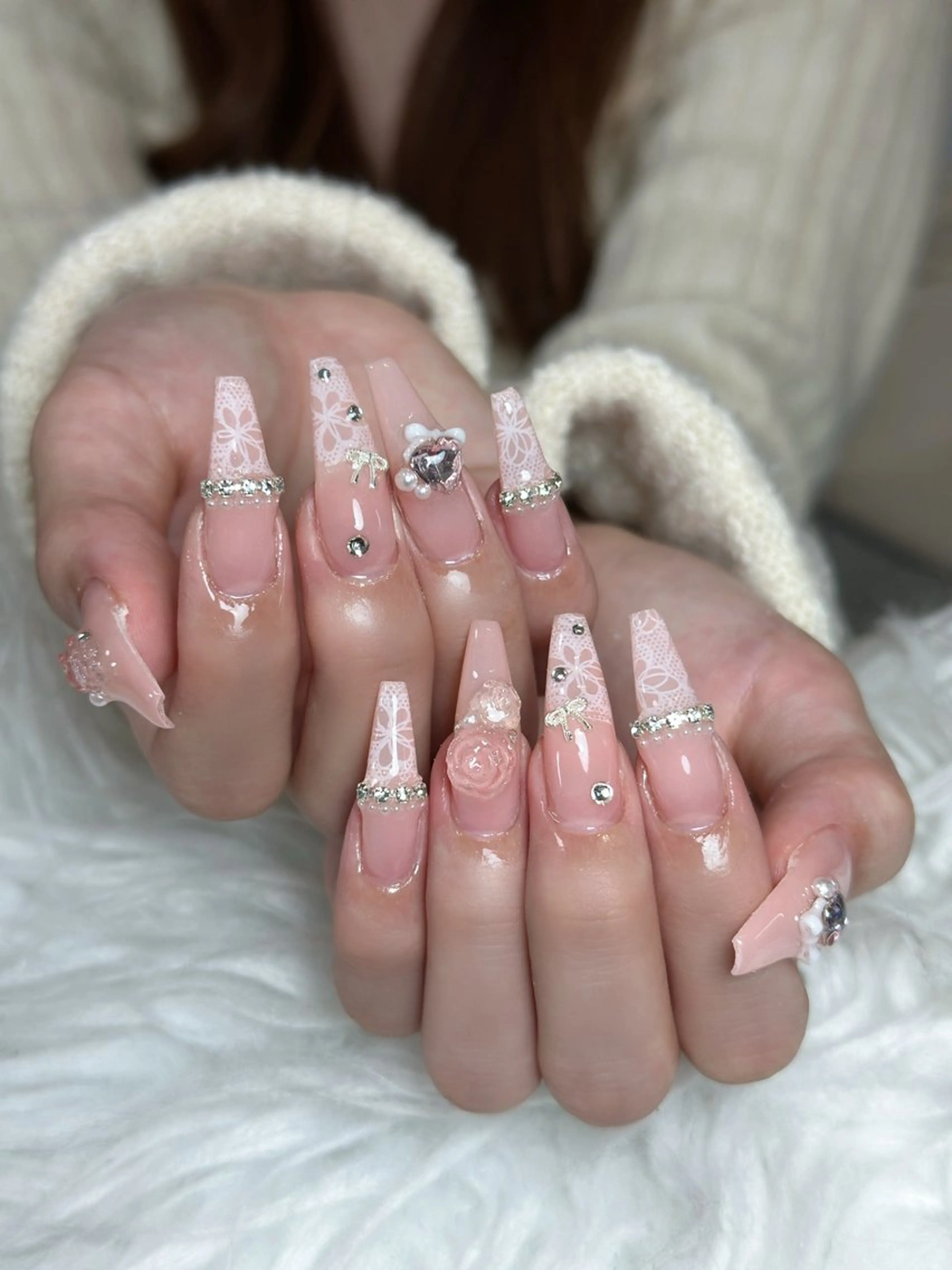 ネイル オーロラネイル ボルドー ブラウン 氷ネイル・うるうるネイル キラキラネイル ハンドネイル Julli NailStudioのネイルデザイン