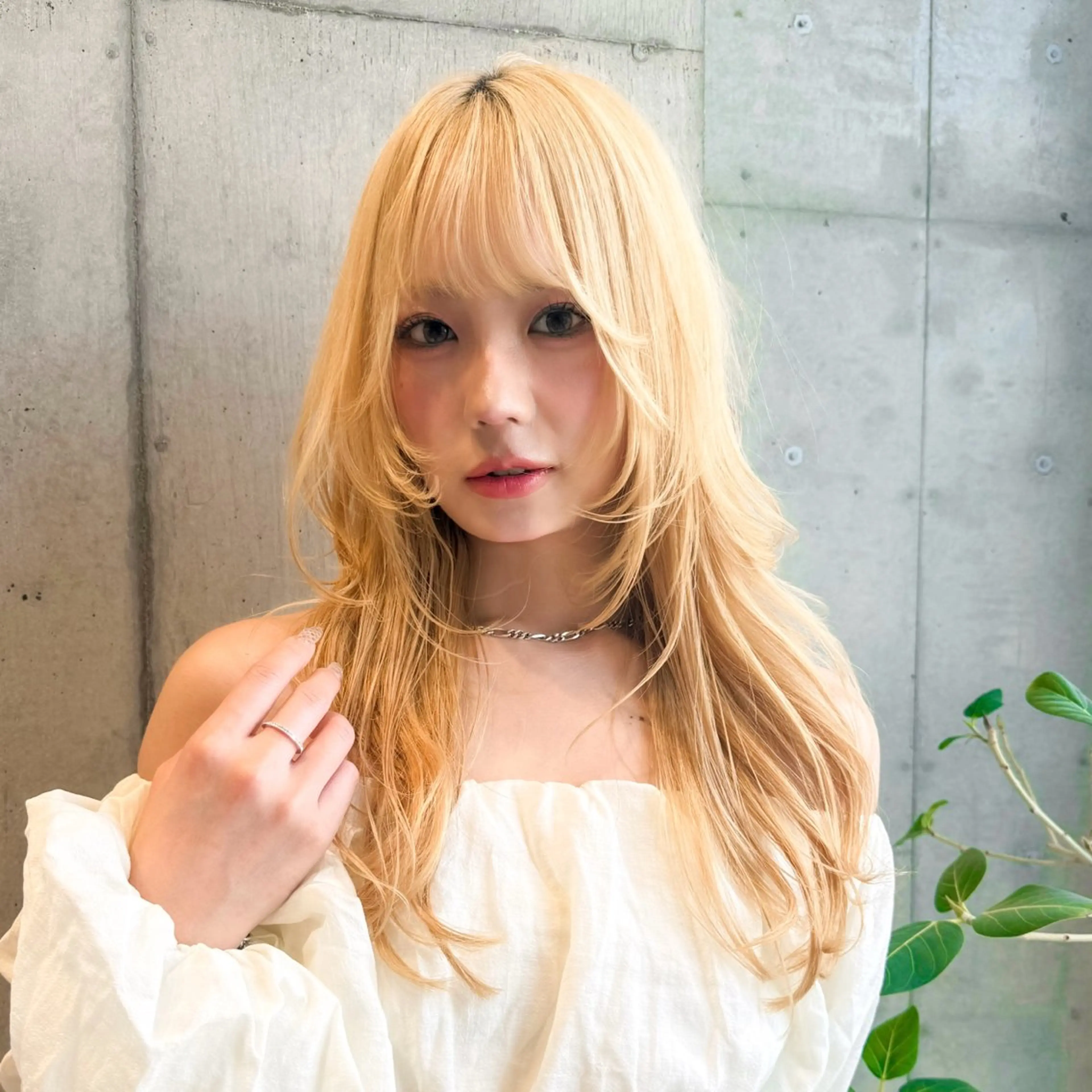 ロング カラー ハイトーンカラー ハッシュカット レイヤーカット カット ヘアカラー トリートメント 柔め透明感血色カラー 暖色/レイヤー/ゆいのヘアスタイル
