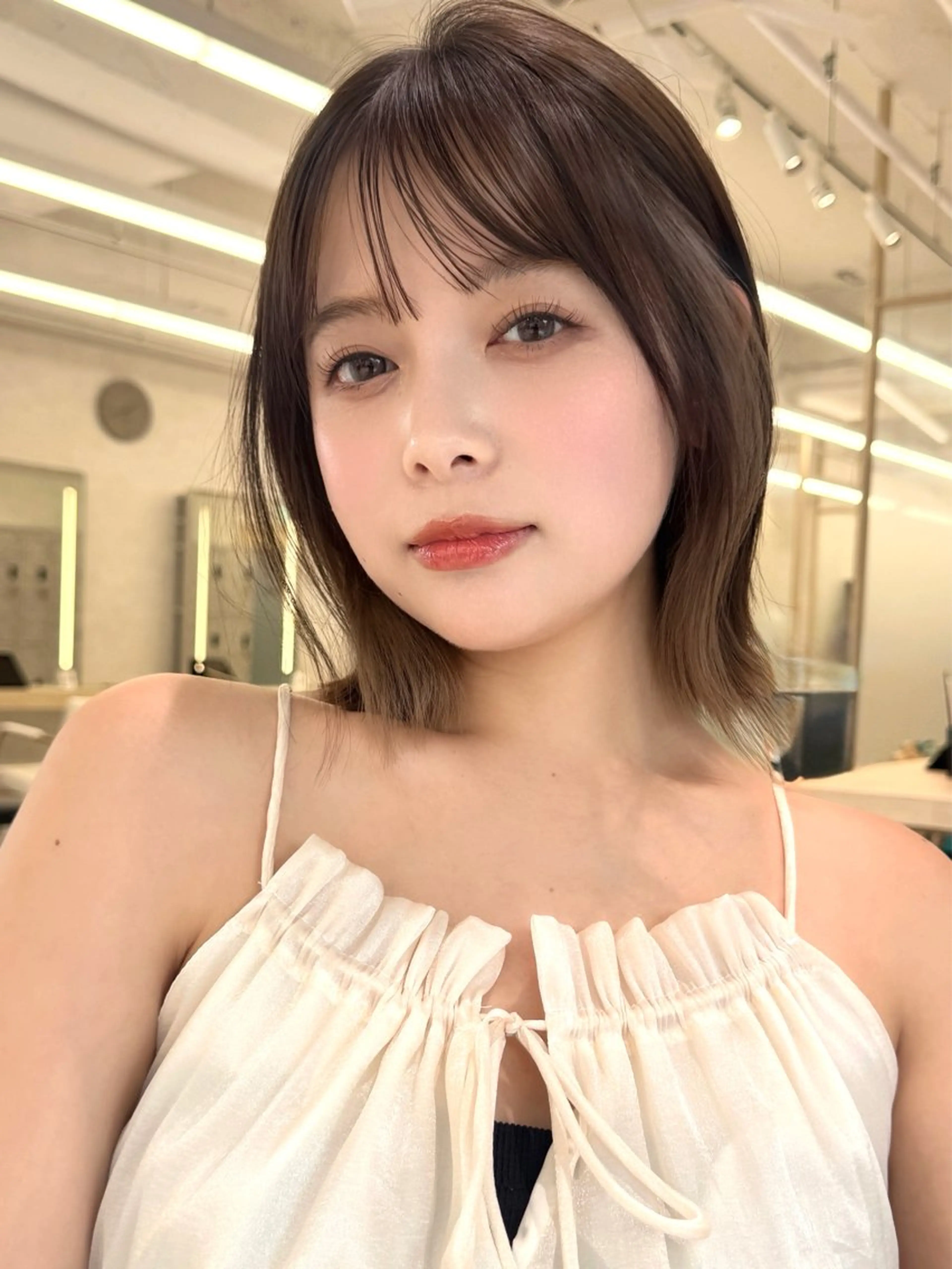 ショート 韓国風ヘア レイヤーカット 小顔カット カット ヘアカラー トリートメント 三鷹で1番ショート ボブをカットする新谷のヘアスタイル