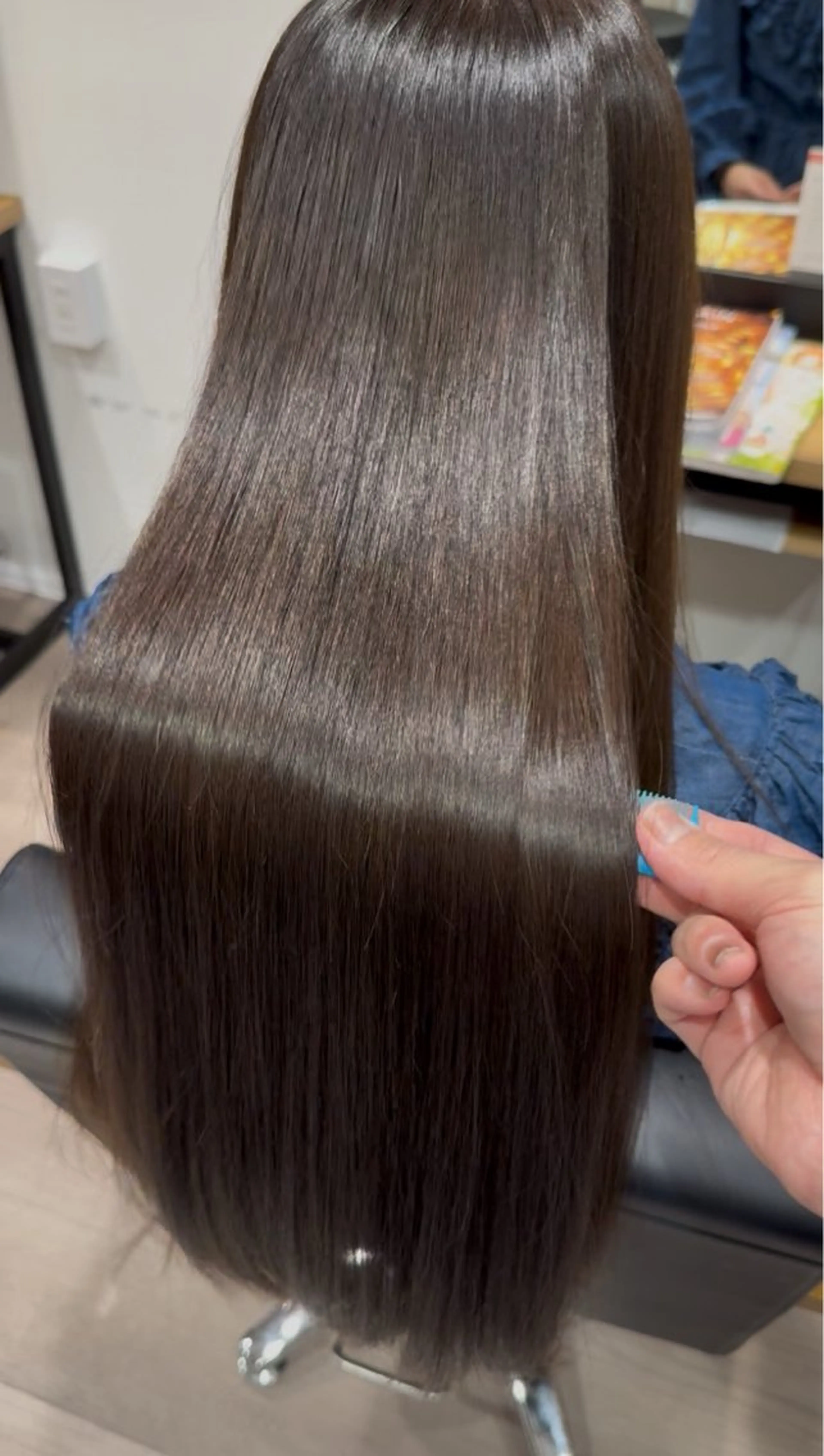 ロング 酸性ストレート 小田原NO1 美容師 飯田飛翔のヘアスタイル