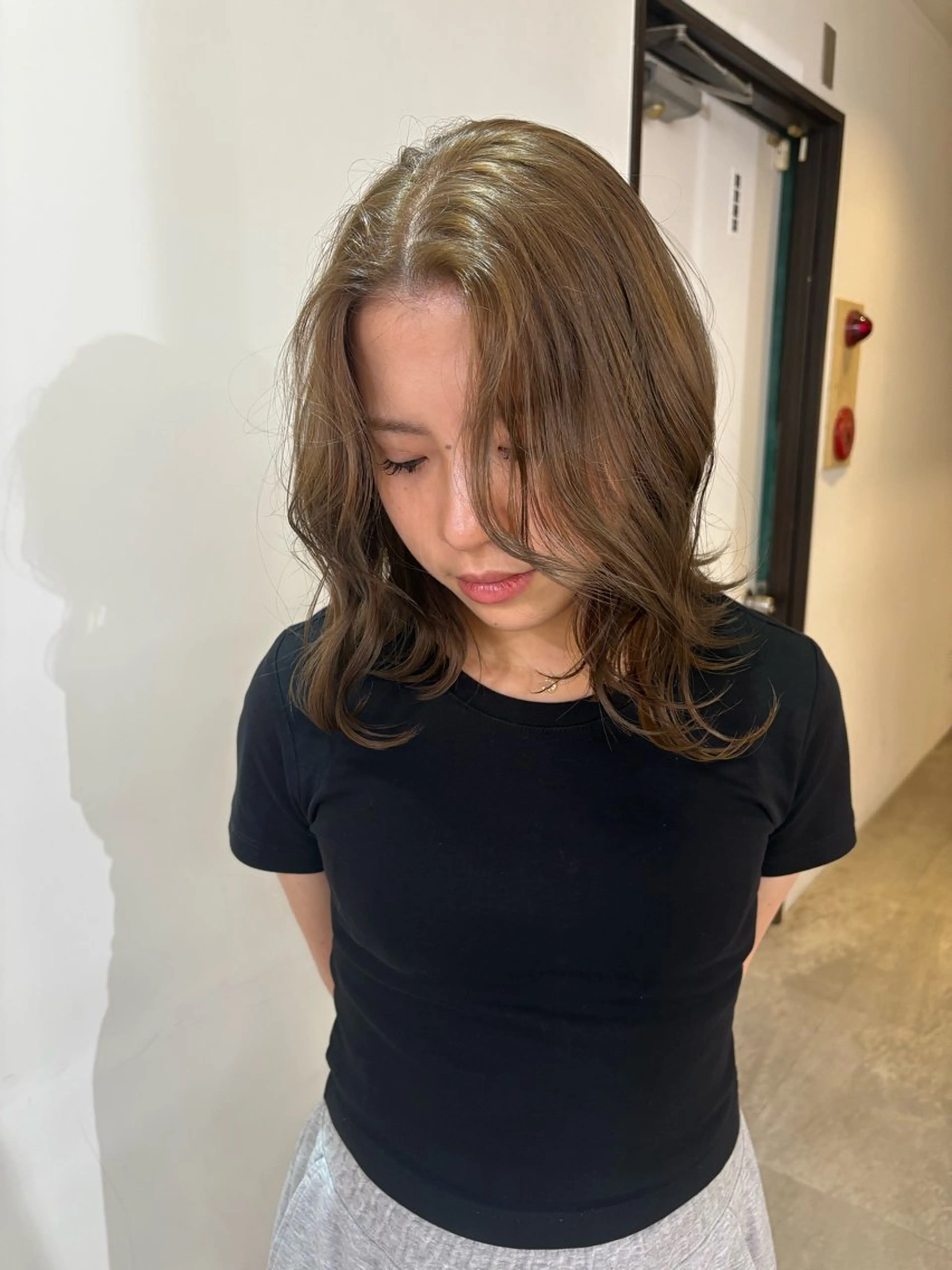 ミディアム カラー ヘアカラー ユナ ボブカット /ベージュのヘアスタイル