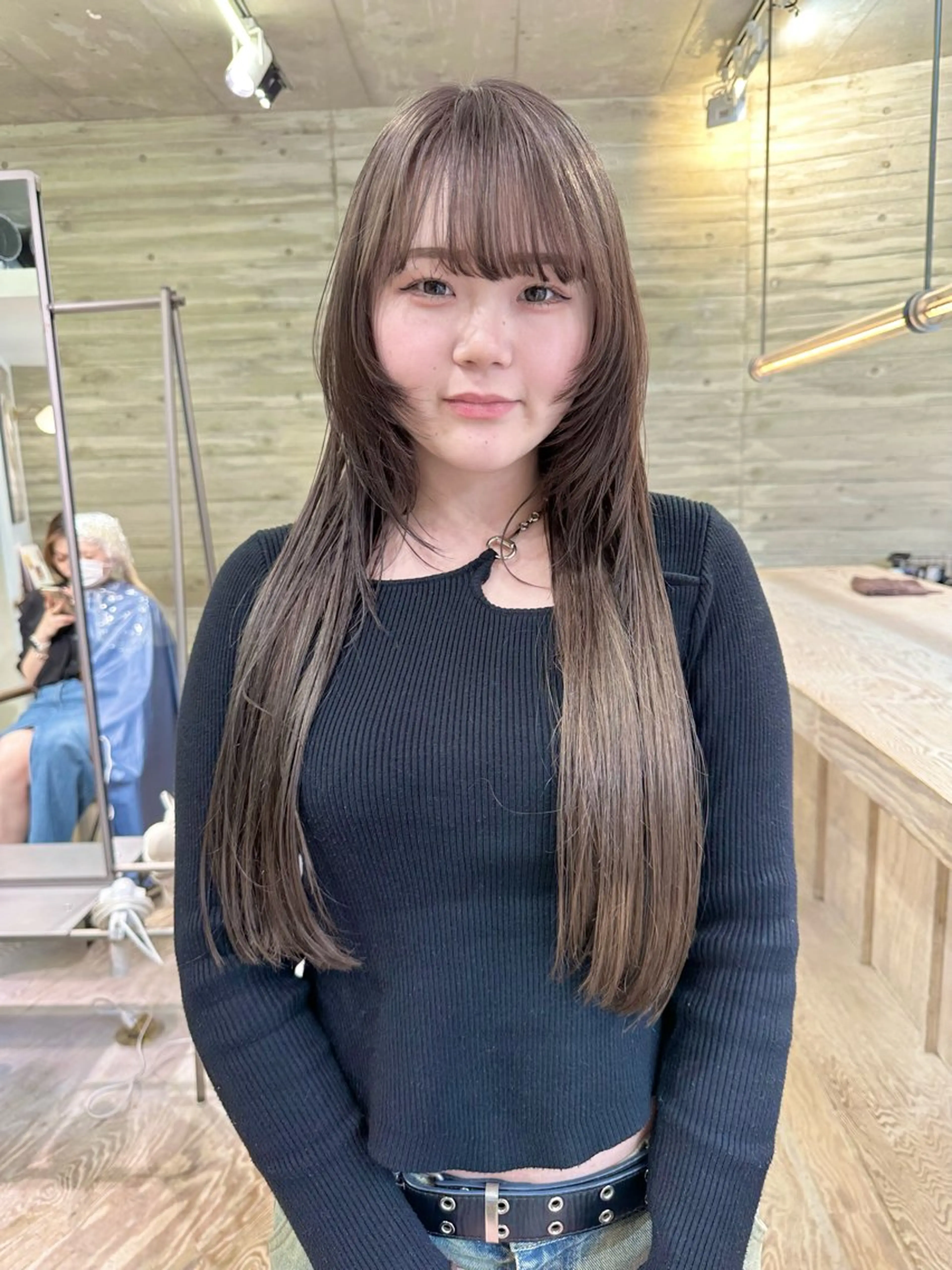 ロング カラー ヘアカラー トリートメント kai .のヘアスタイル