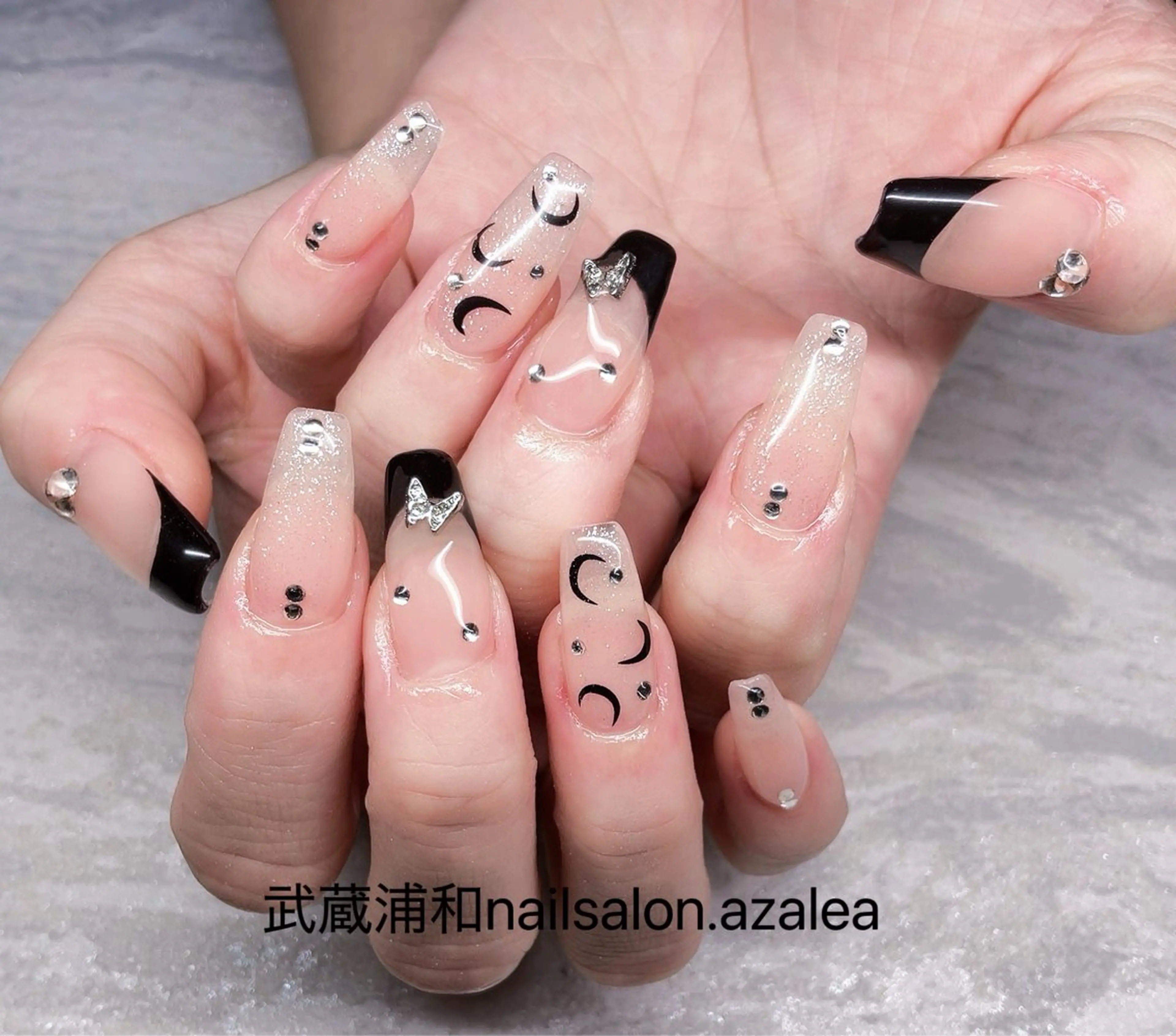 ネイル ハンドネイル R inのネイルデザイン