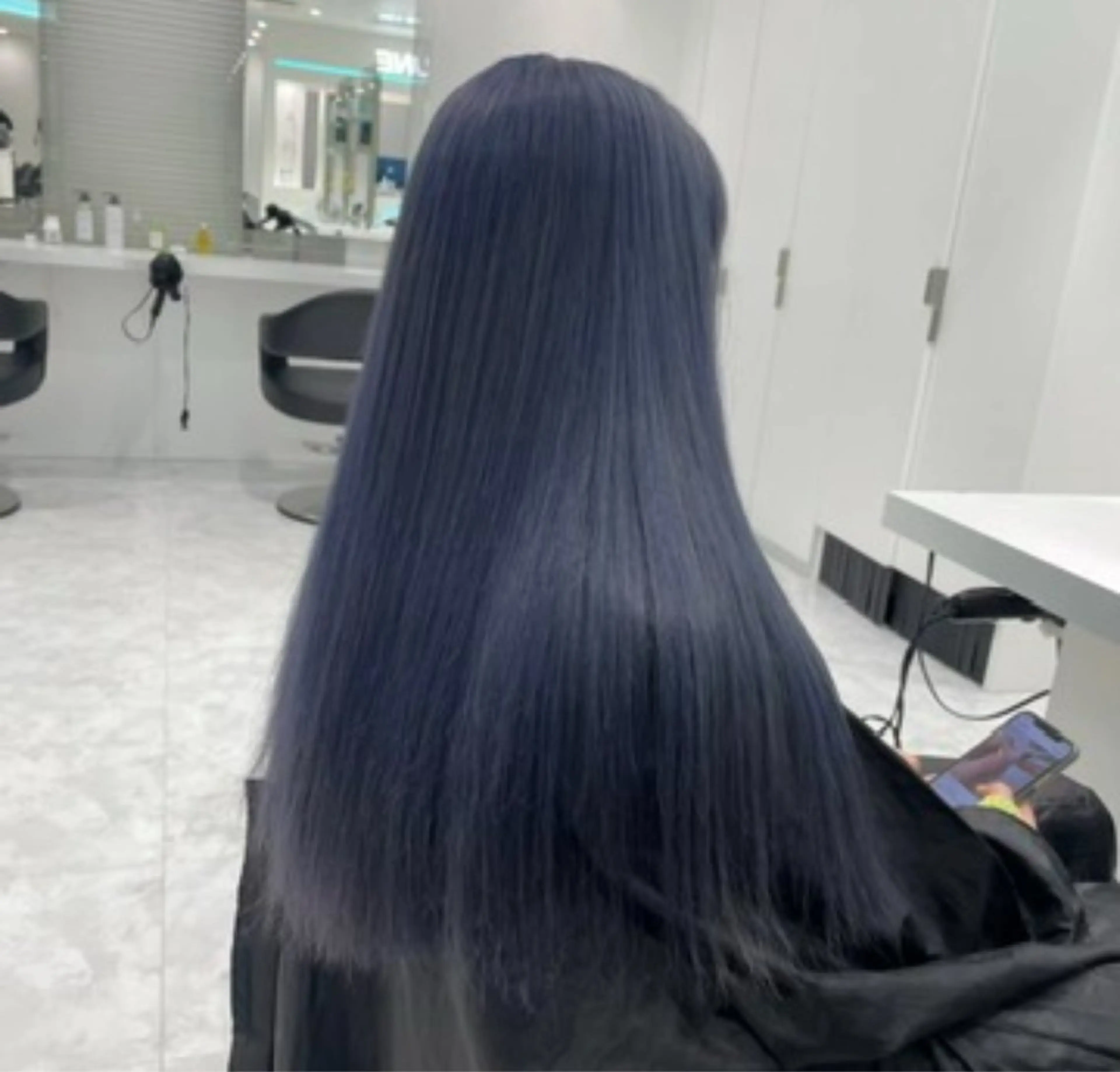 ロング カラー ヘアアレンジ ブルーカラー ヘアカラー トリートメント ヘアセット 🫧モテる💗ダメー ジレスハイトーン🫧のヘアスタイル