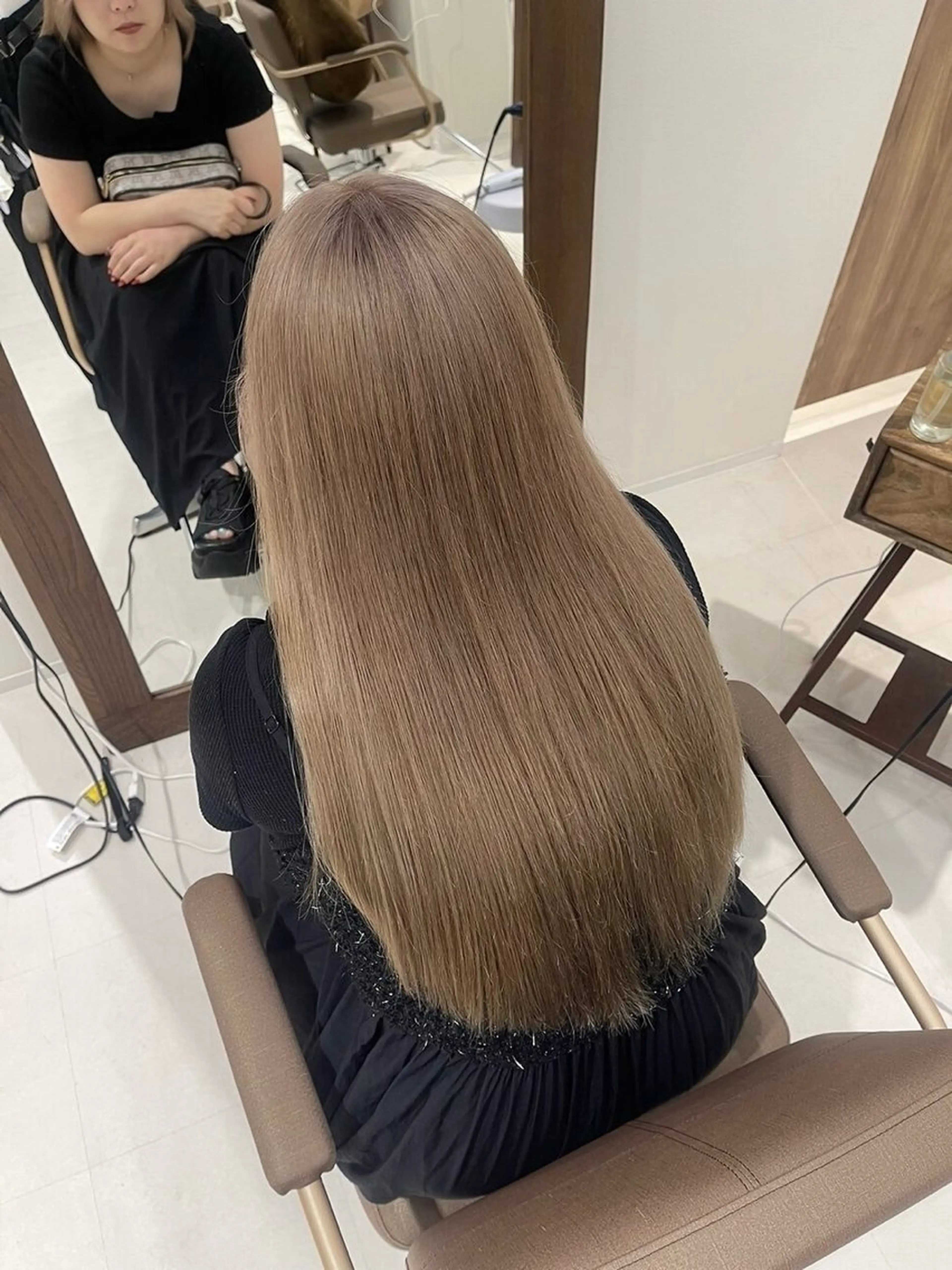 セミロング カラー ベージュカラー ミルクティーベージュ ヘアカラー トリートメント Liru:smart salon/茅ヶ崎のヘアスタイル