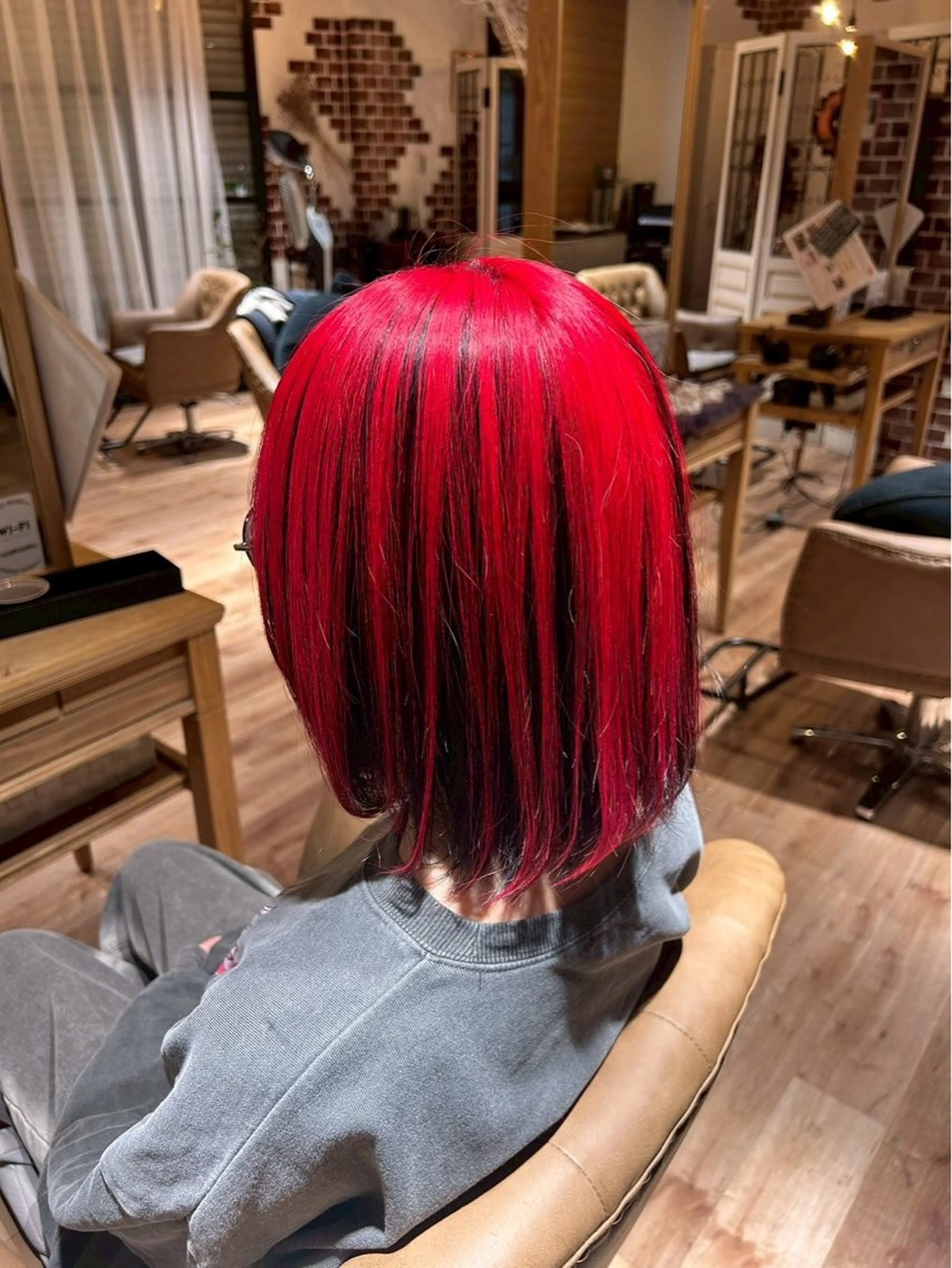 ミディアム カラー 松田 鈴菜のヘアスタイル