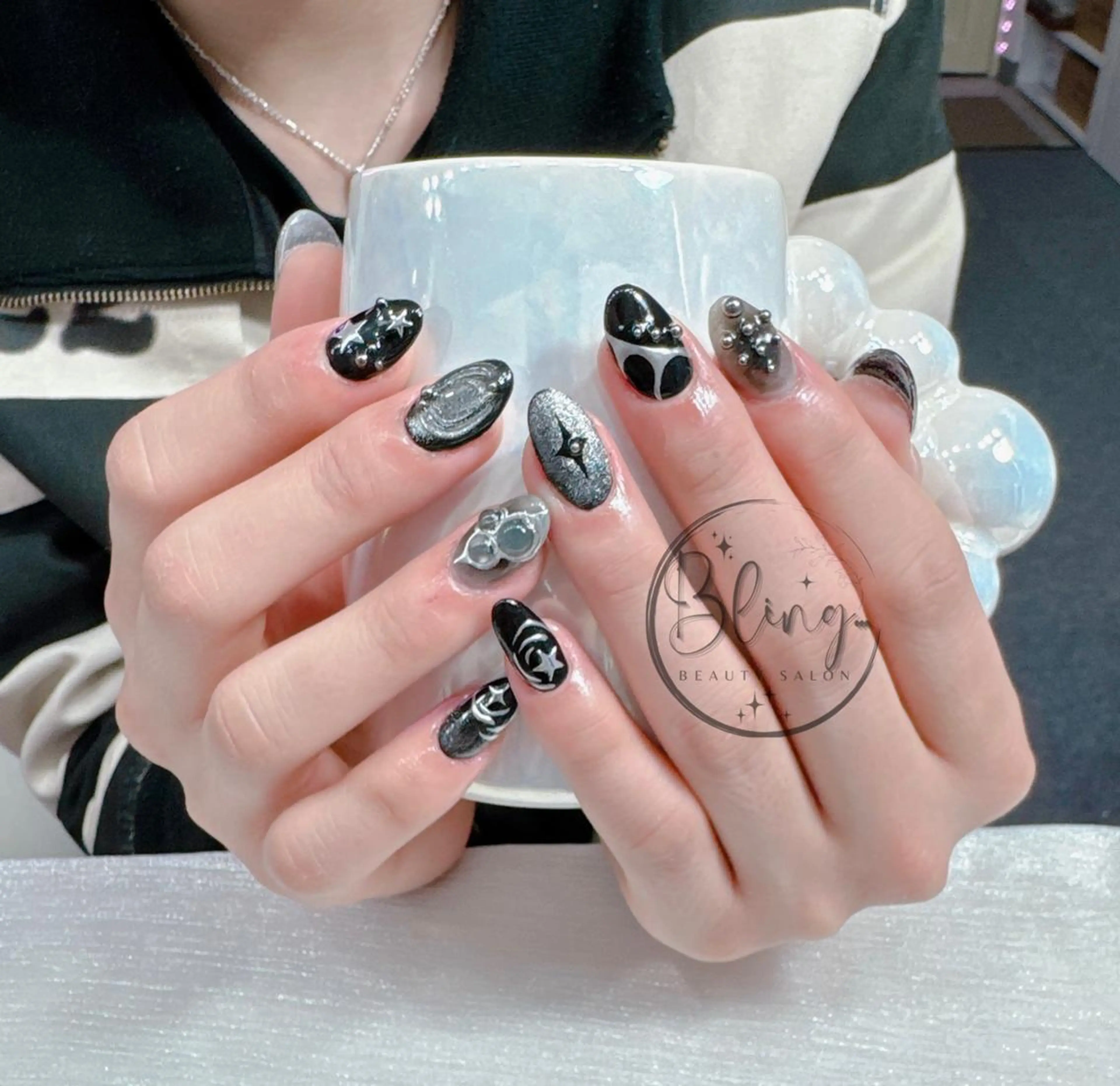 ロング 韓国風ヘア 高橋 ユキのネイルデザイン