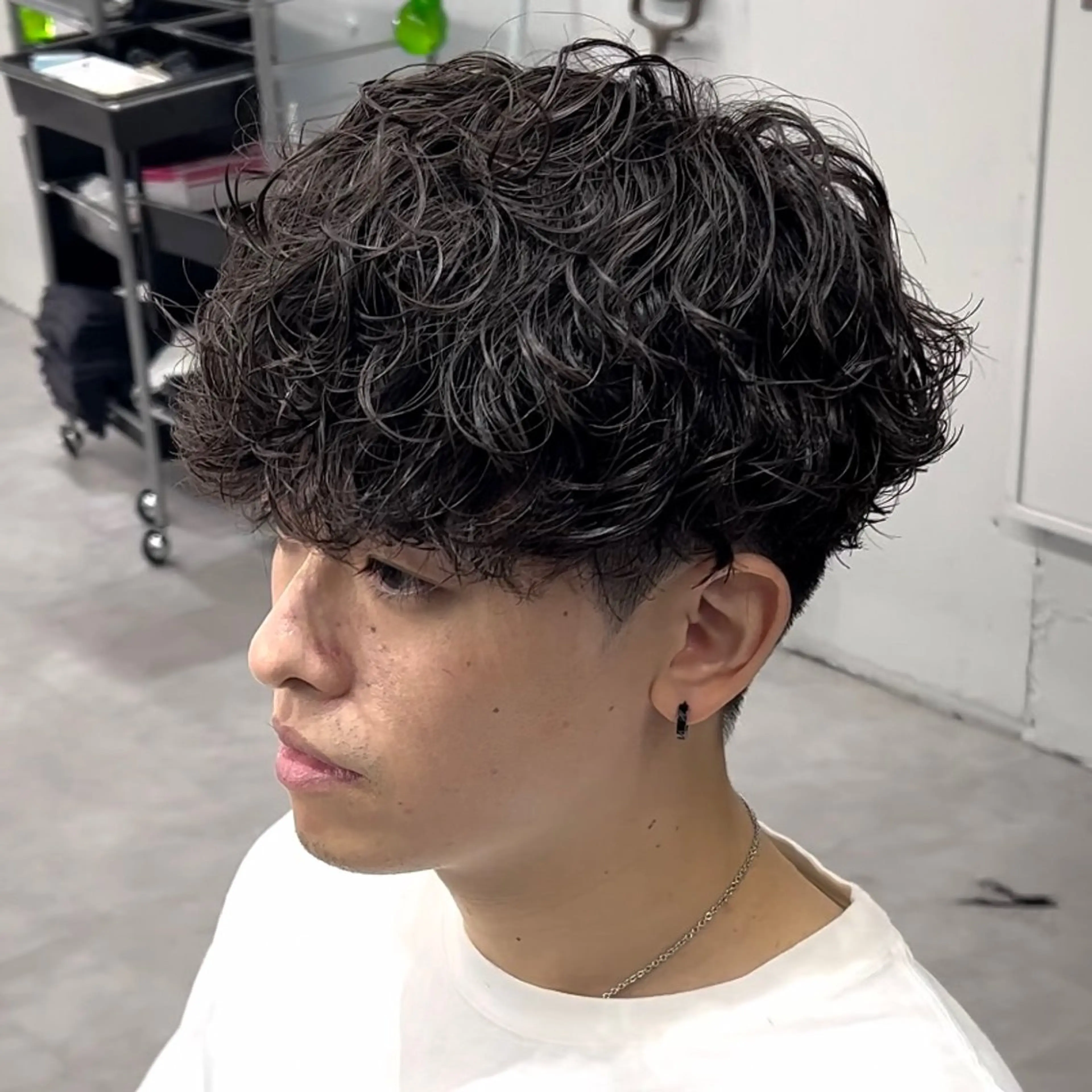 パーマ メンズ メンズパーマ 波巻きパーマ スパイラルパーマ 曲がる縮毛矯正 LIBER 　岩名のヘアスタイル