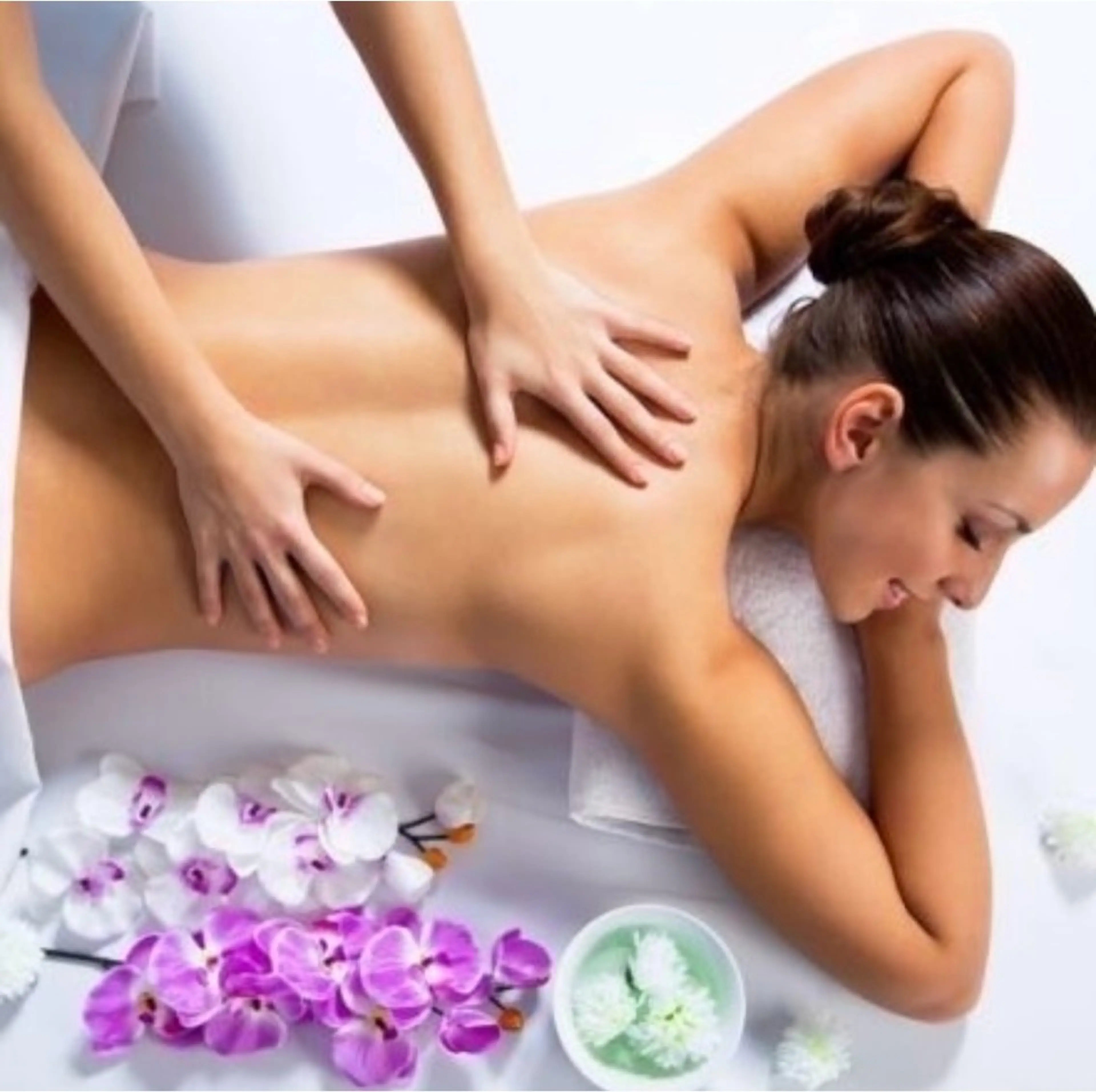 フェイシャル・デコルテマッサージの写真