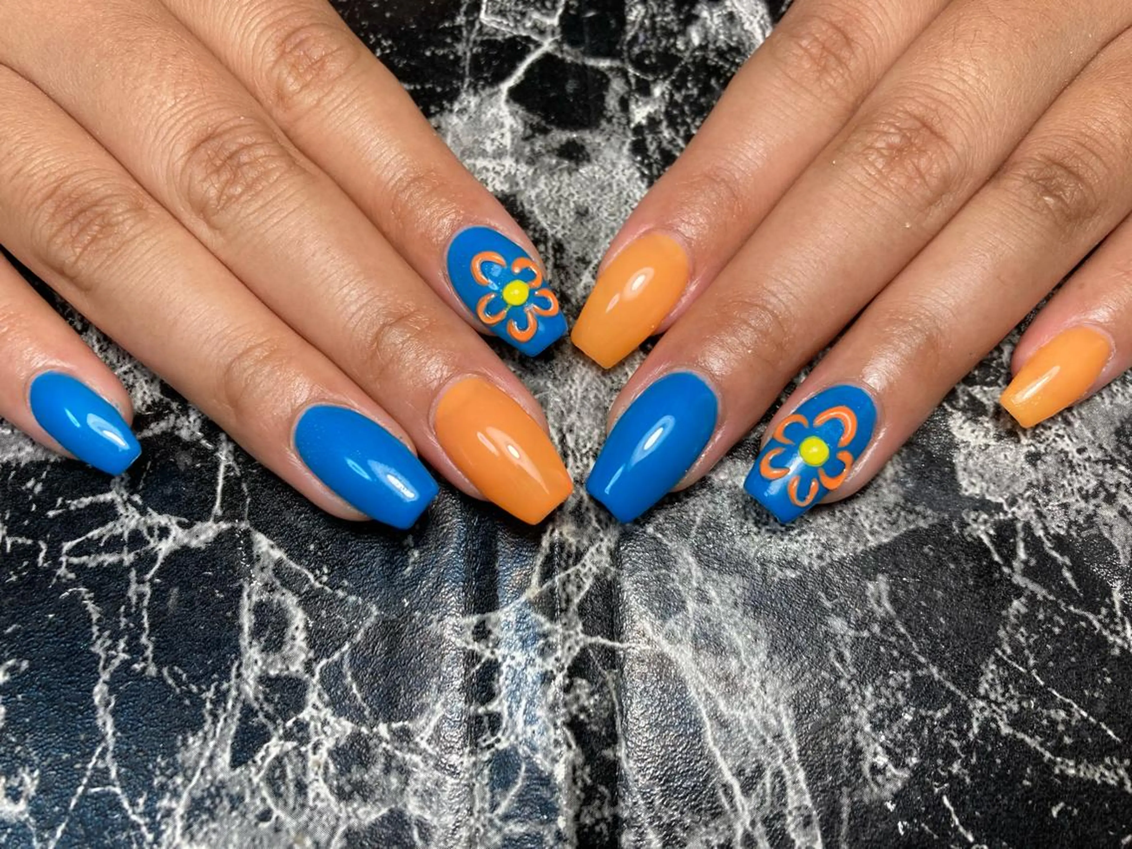 ミディアム ネイル ハンドネイル フットネイル ✴︎ Delightのネイルデザイン