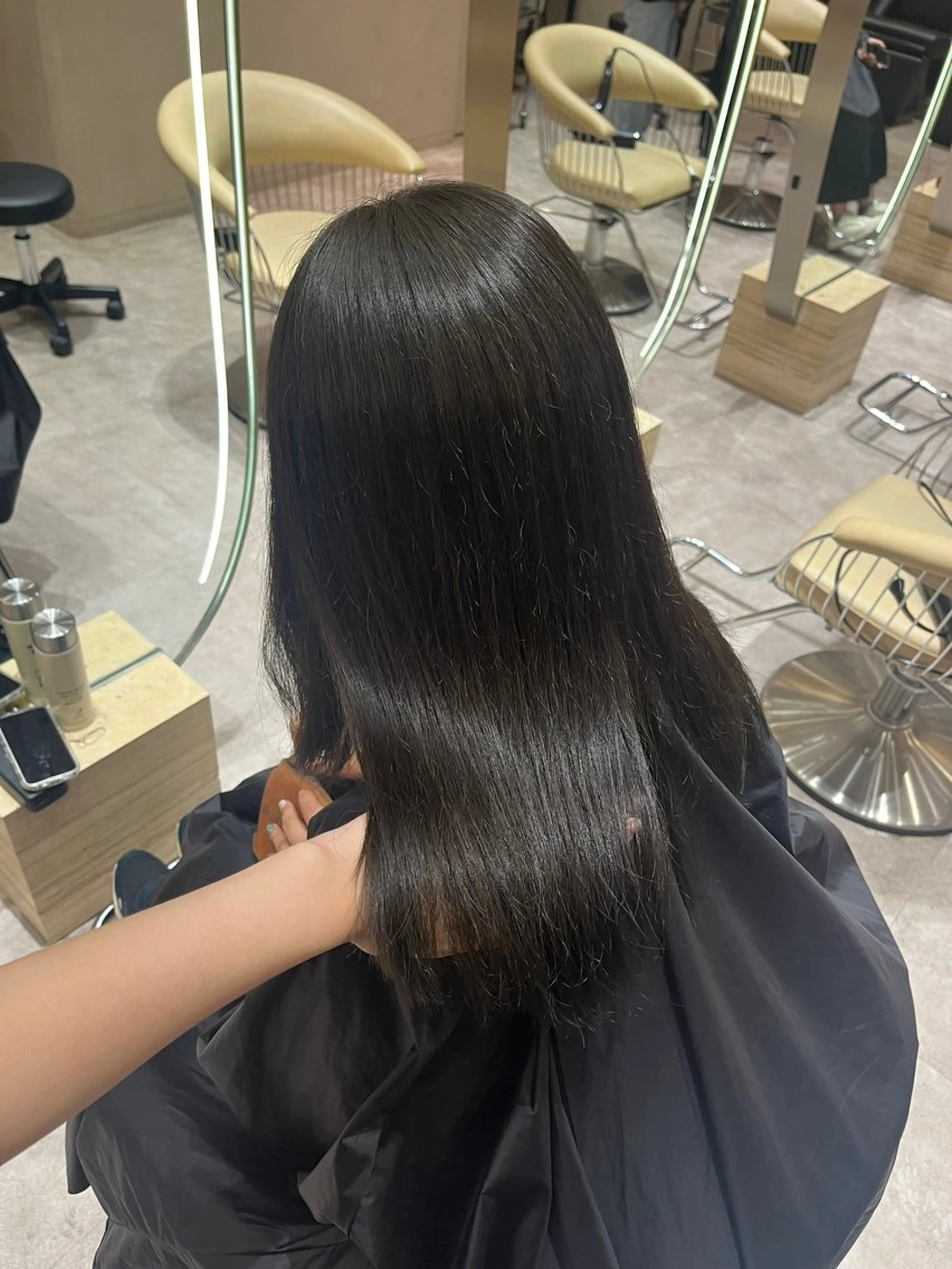 ミディアム カット 顔周りカット/ 透明感カラー/ユナのヘアスタイル