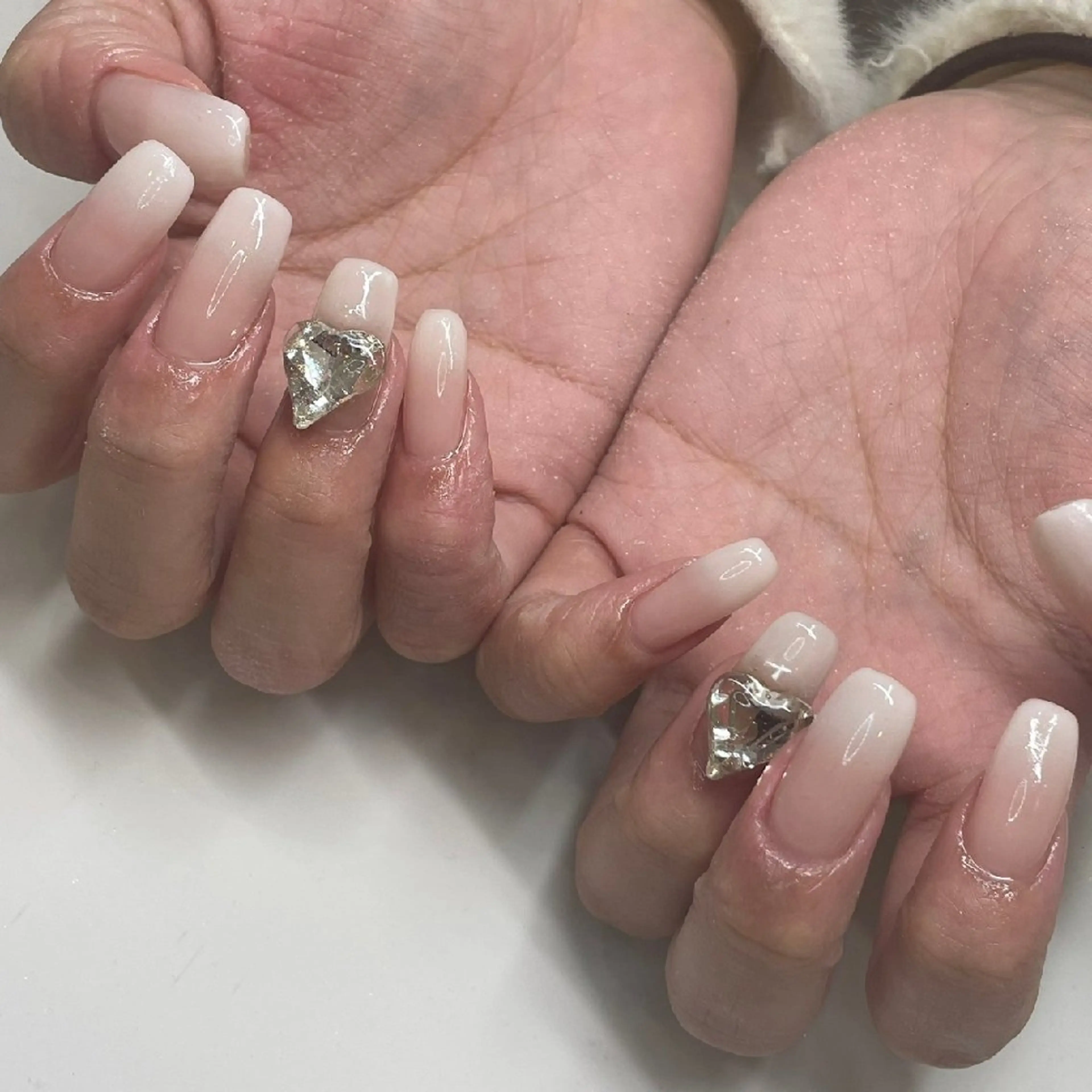 ネイル ハート ストーンネイル 心斎橋Salon Epokkuのネイルデザイン