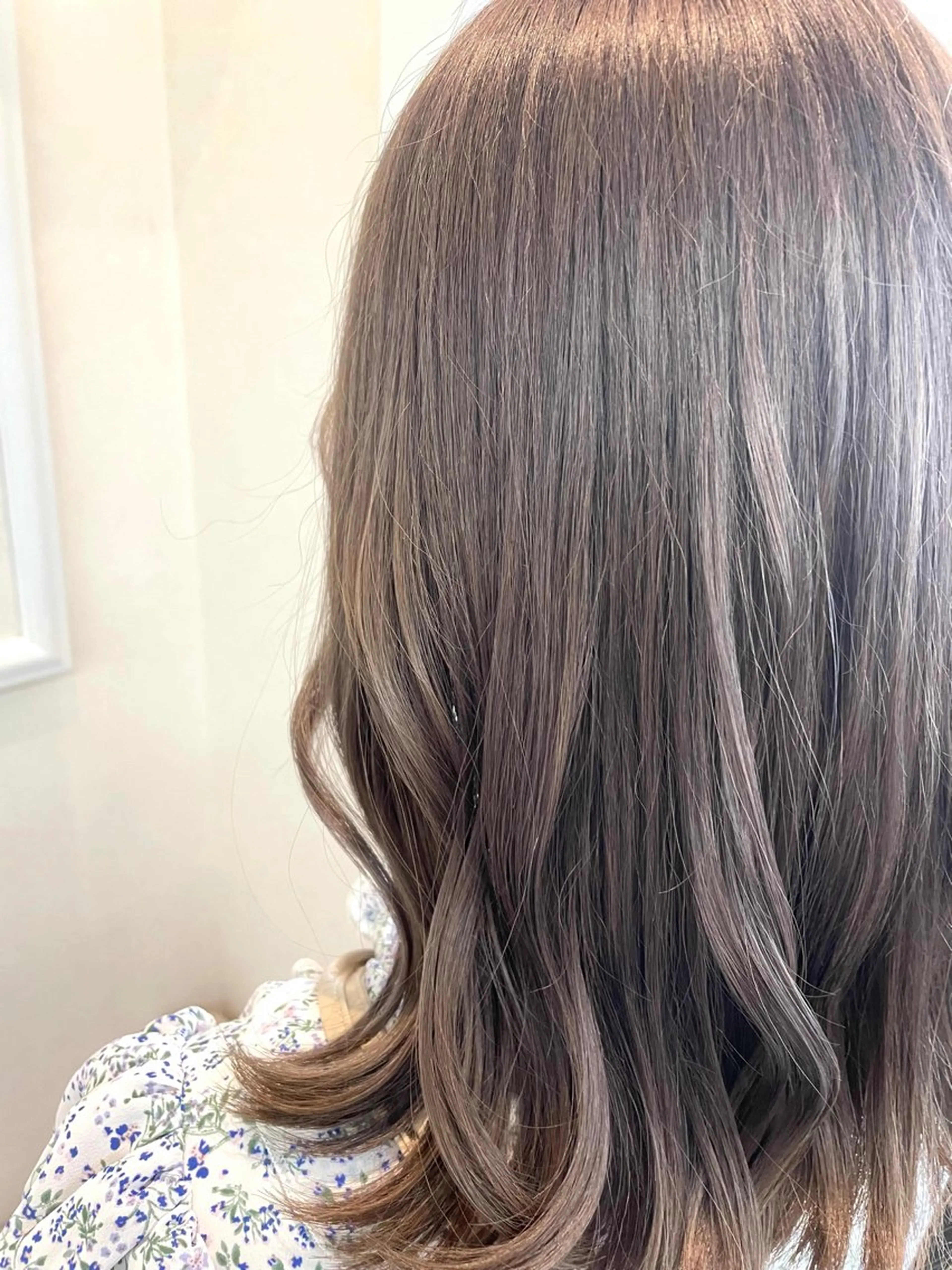 セミロング ヒヨシ ルナのヘアスタイル