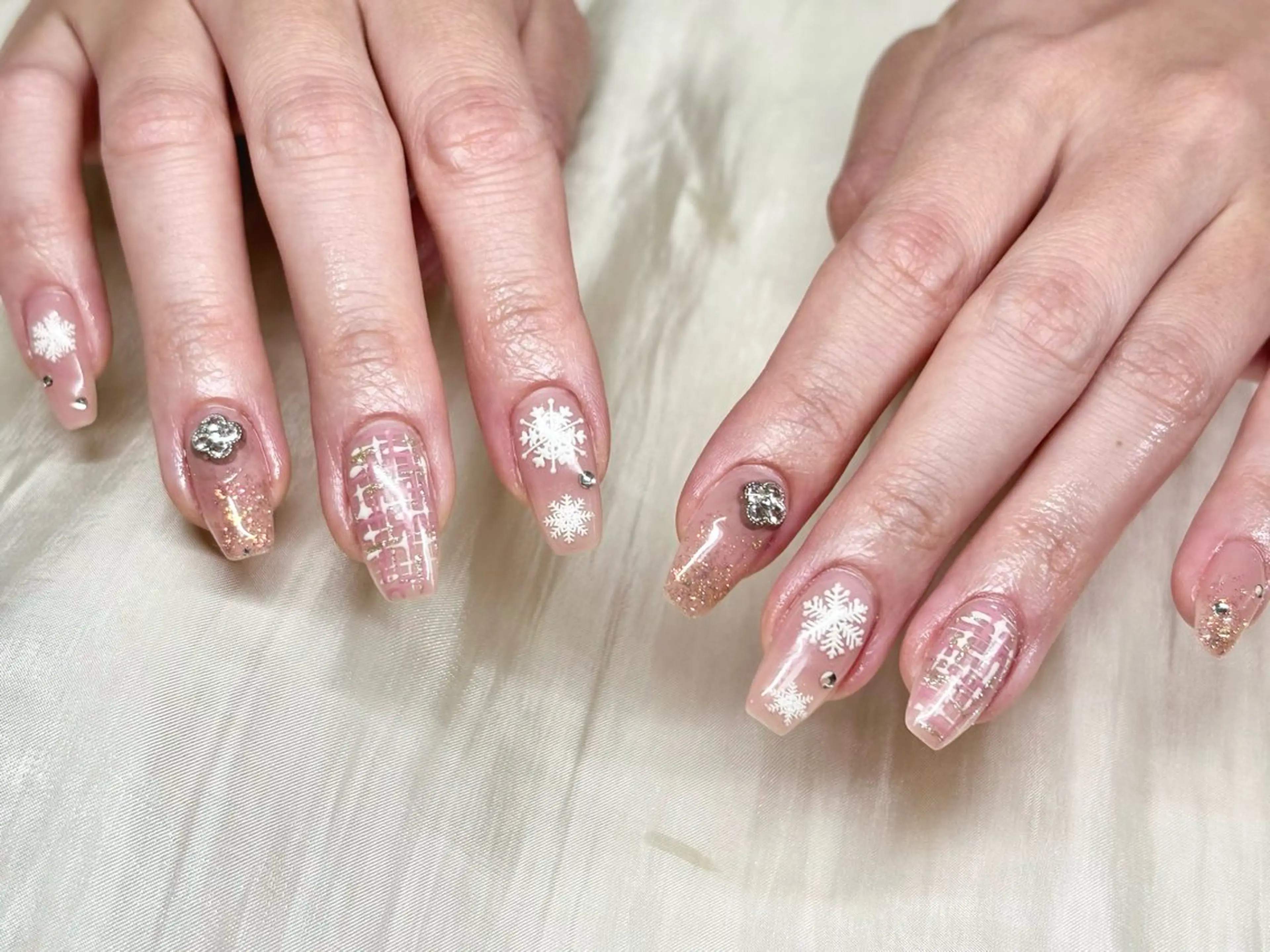 ネイル ワンホンネイル ETE LUNA NAILのネイルデザイン