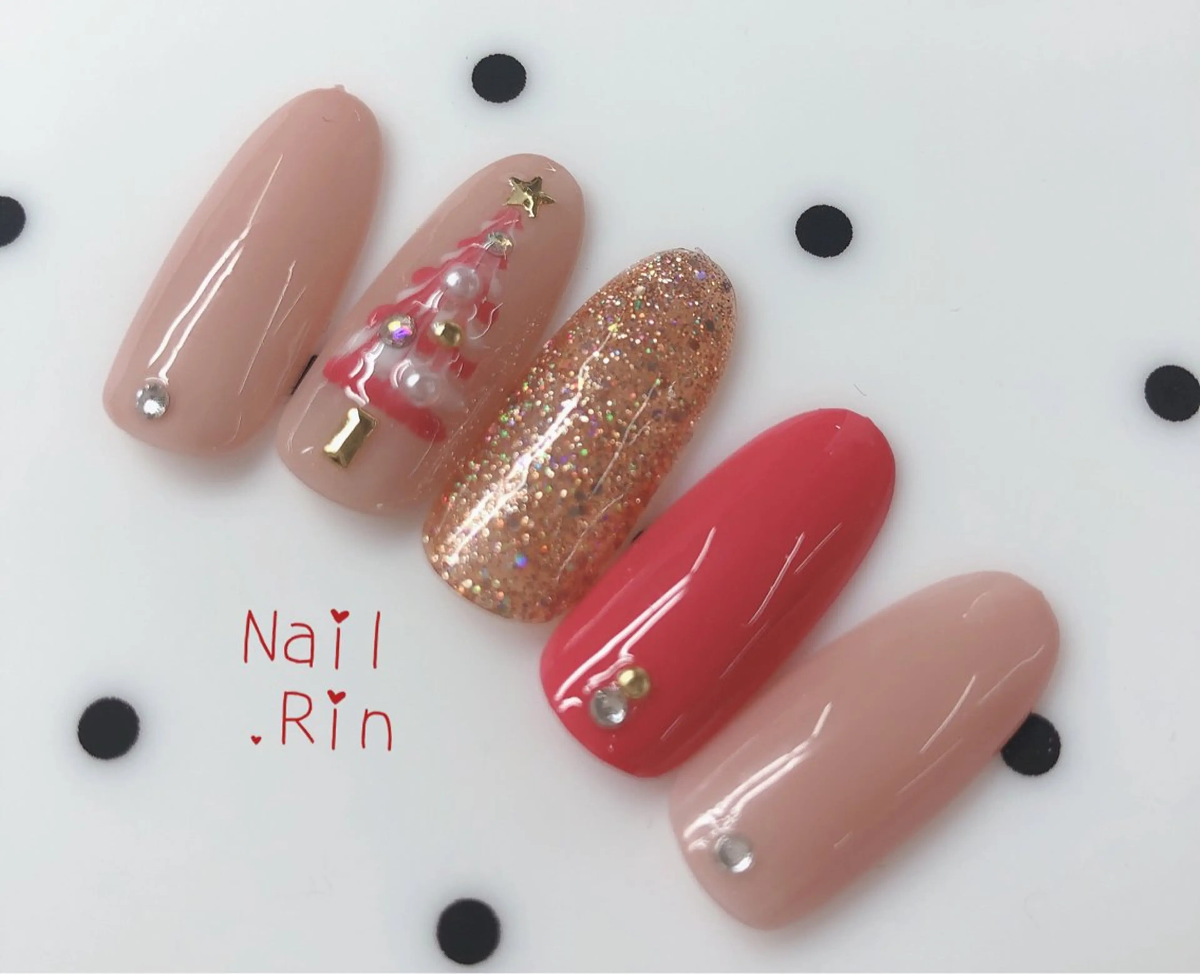 ネイル R.beauty サロンのネイルデザイン