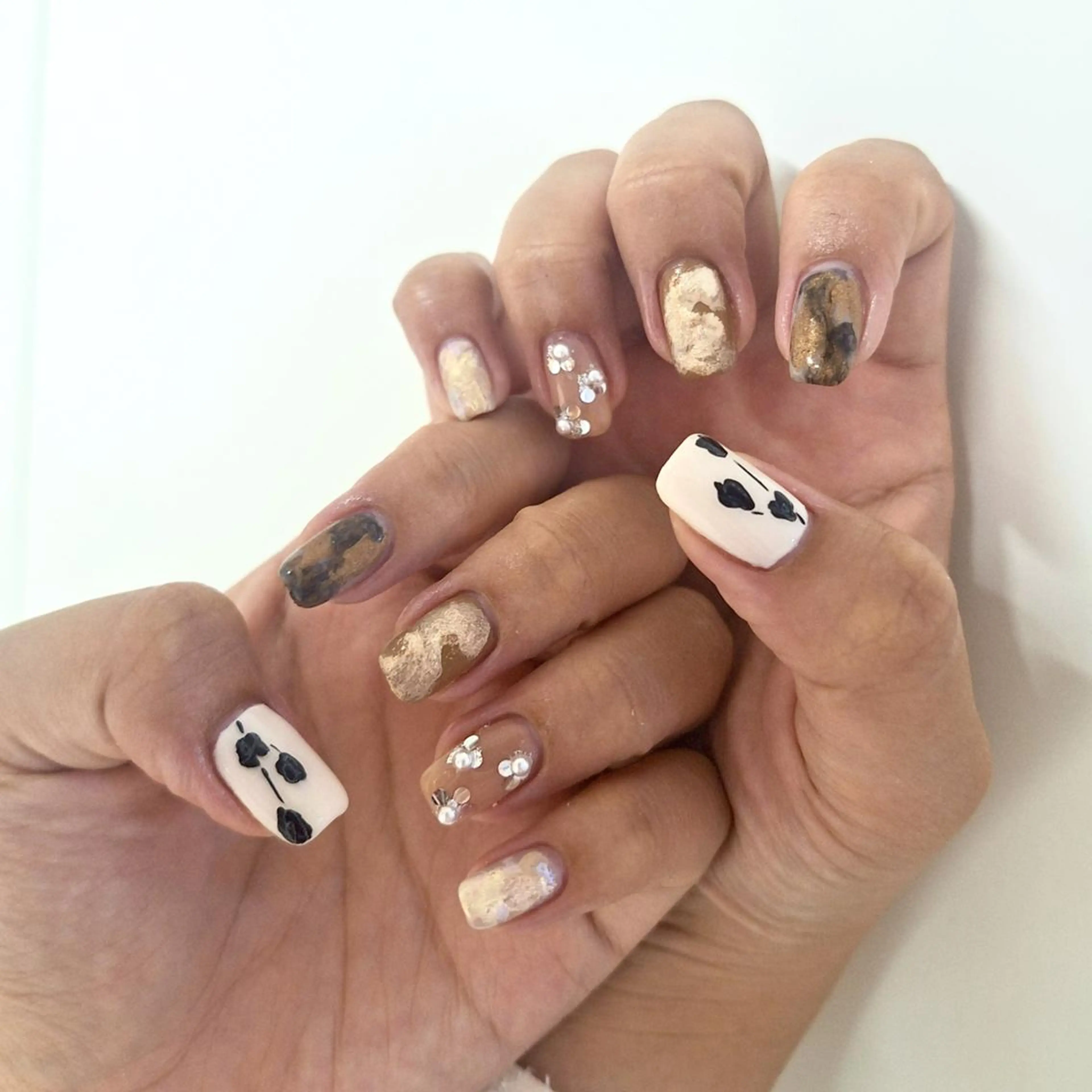 ネイル ジェルネイル 韓国ネイル ニュアンスネイル ワンホンネイル nailstudio eviz新宿店のネイルデザイン