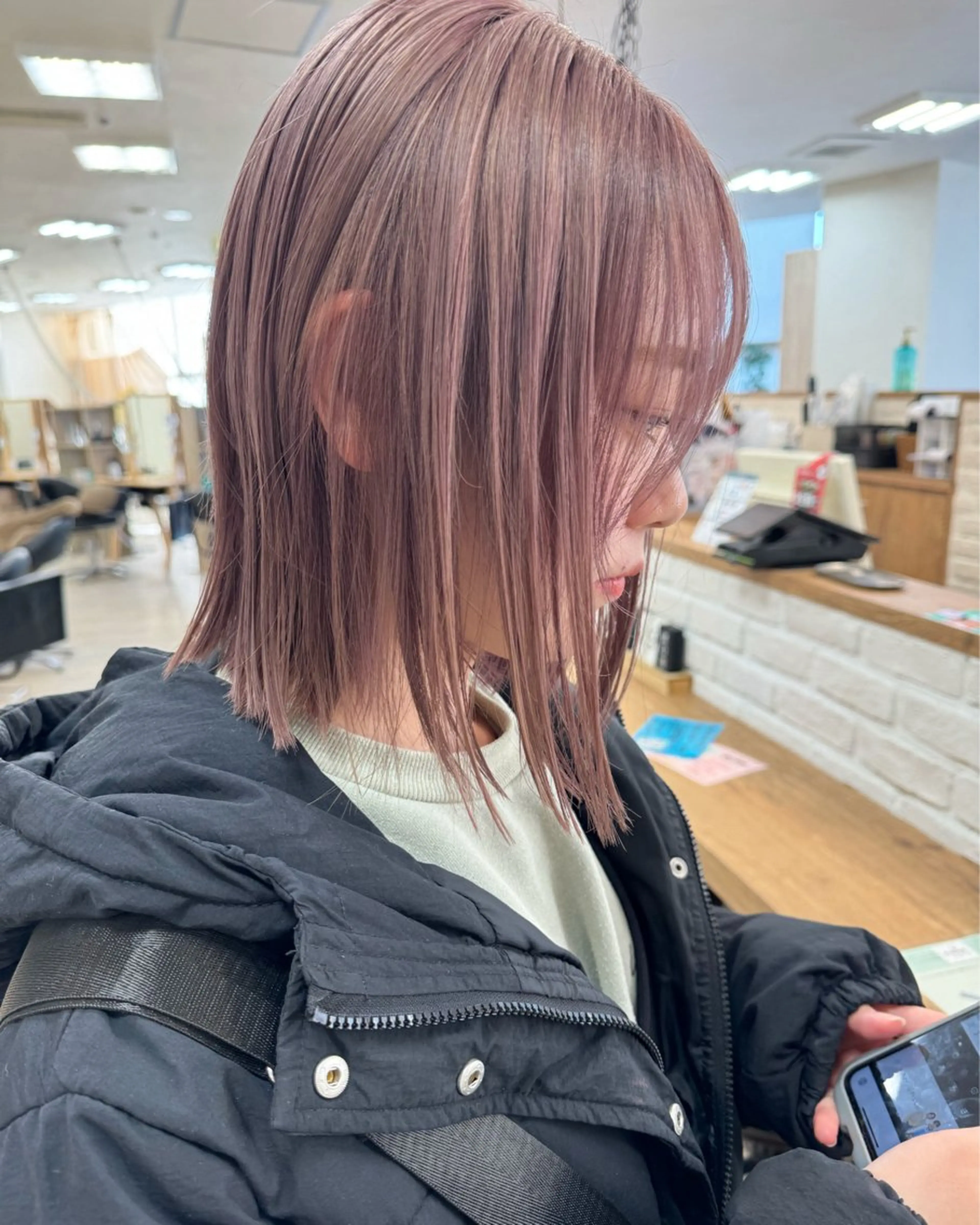 ミディアム カラー ハイトーンカラー 立川 奈那子のヘアスタイル