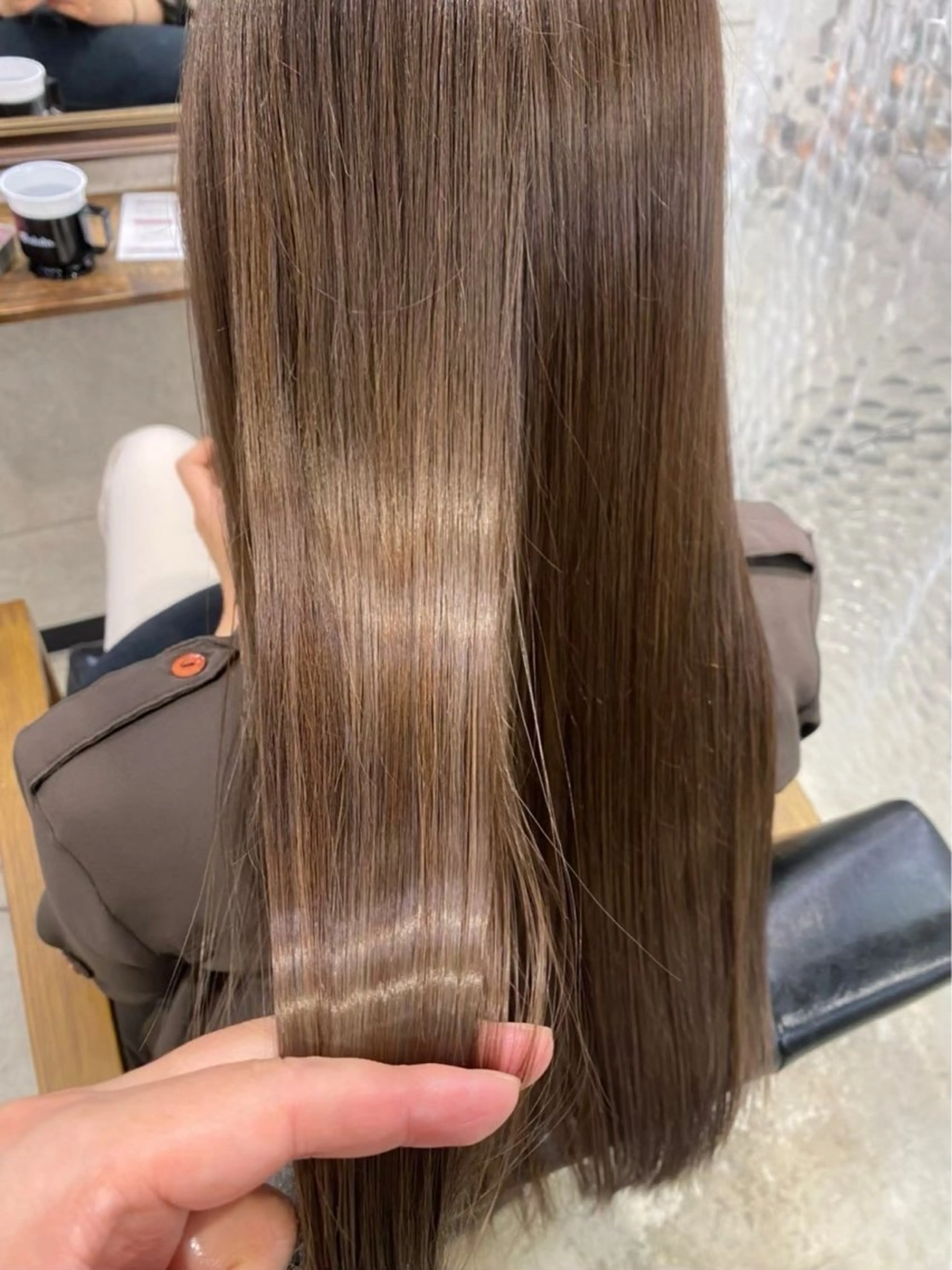 ロング かがみ/メンテナンス カット無料のヘアスタイル