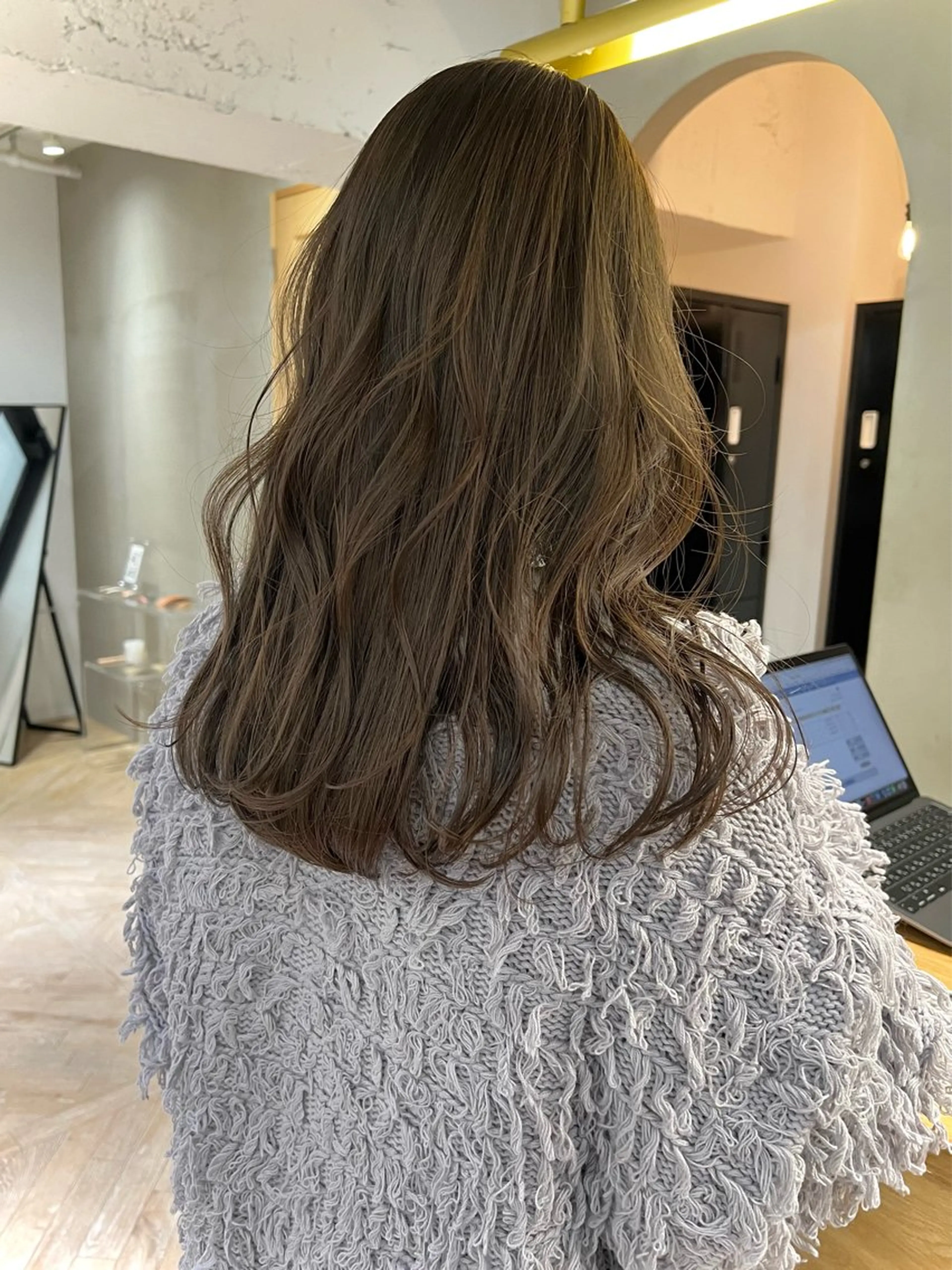 セミロング 外国人風カラー 似合わせレイヤー ＆透明感カラーのヘアスタイル