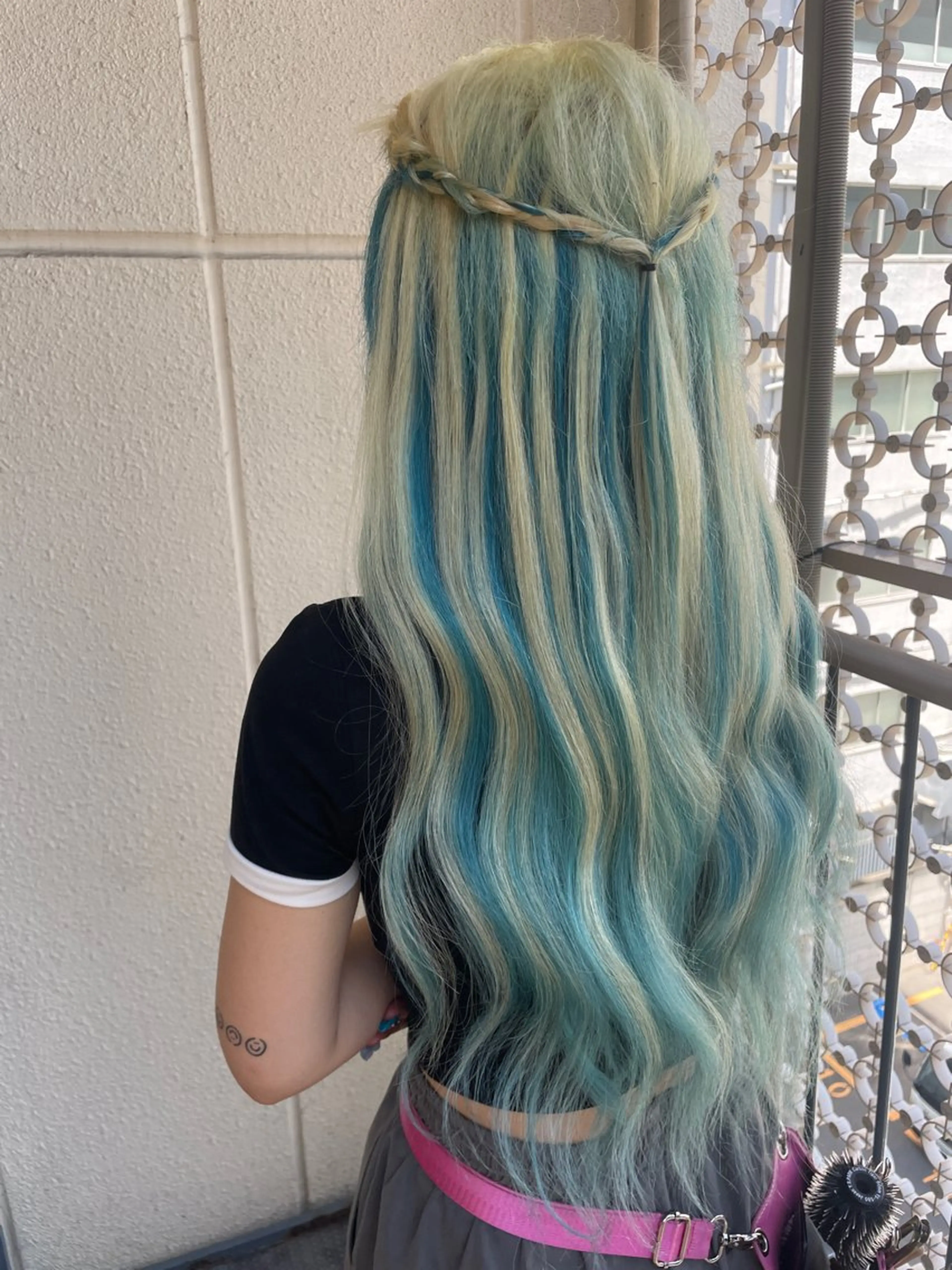 ロング カラー ヘアアレンジ ヘアカラー ハイトーンカラーエク ステ🌺RENA🌺のヘアスタイル