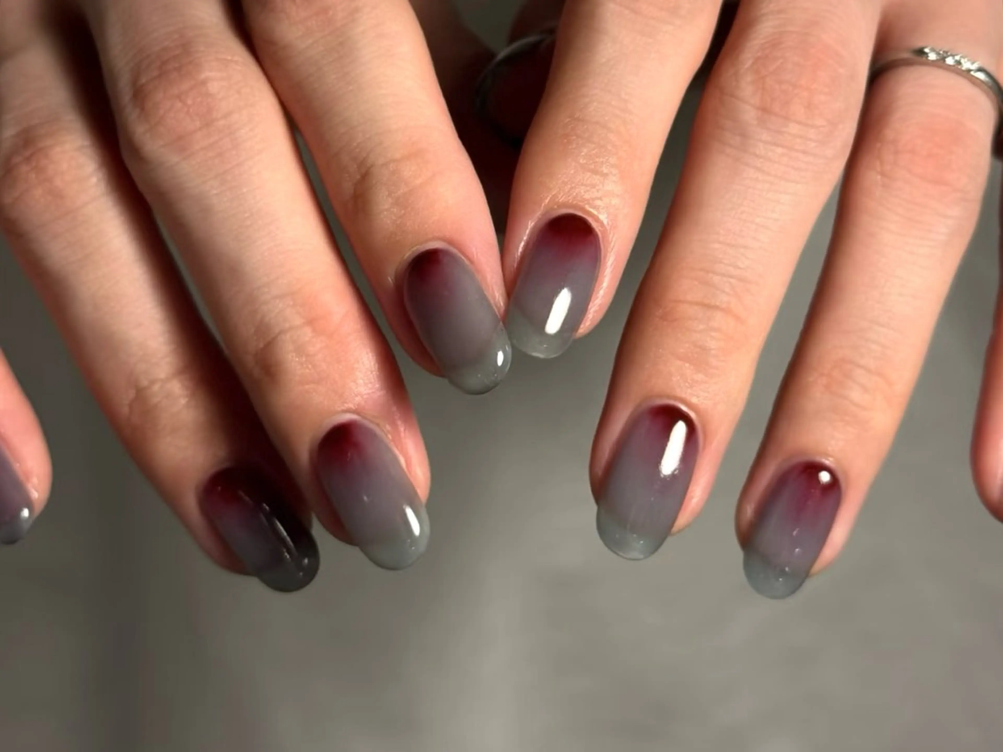 ネイル グラデーション 赤色 ハンドネイル ANOVA アノヴァのネイルデザイン