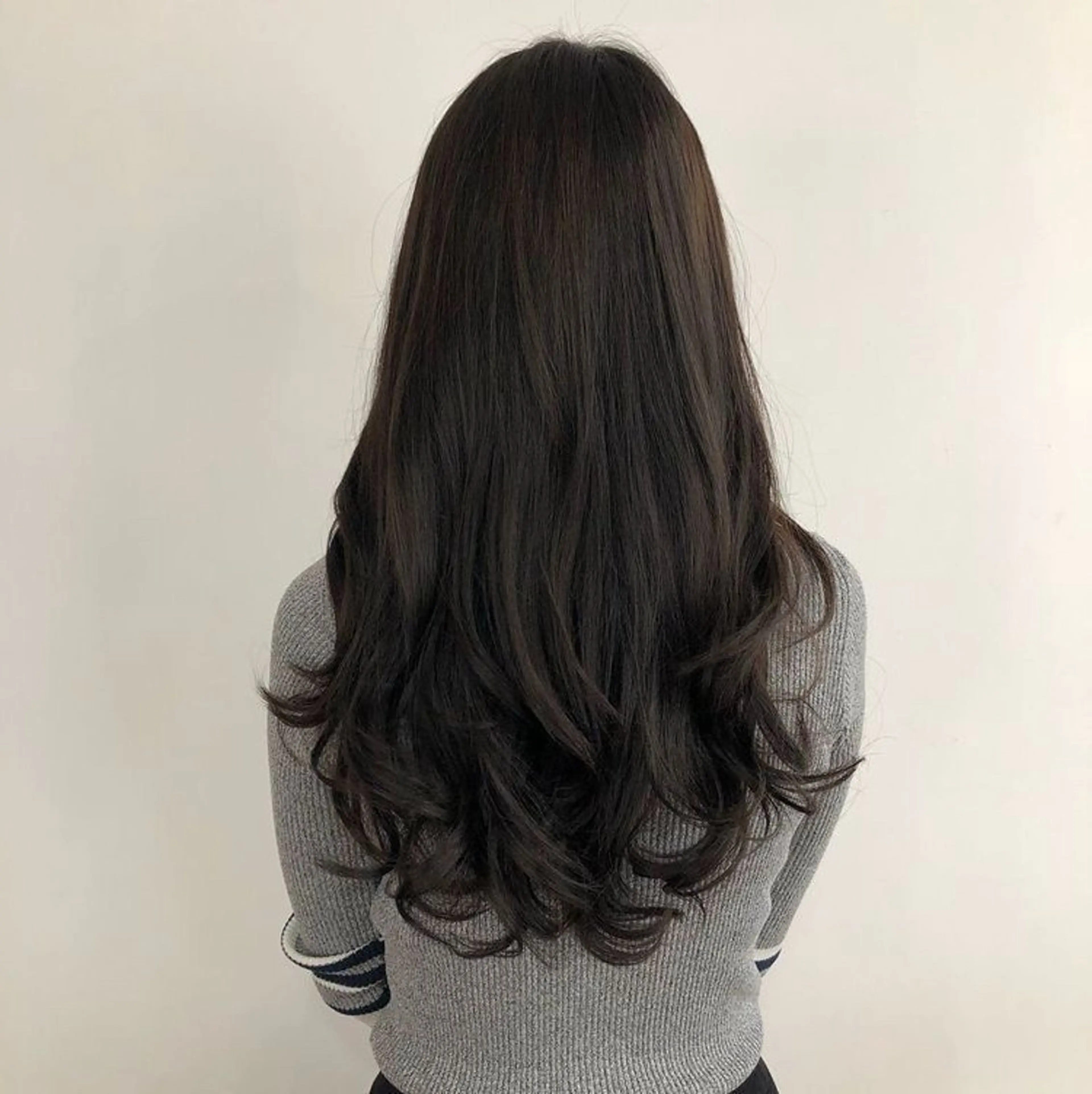 ロング カラー パーマ コテ巻き風パーマ🫧 韓国パーマ反町海大のヘアスタイル