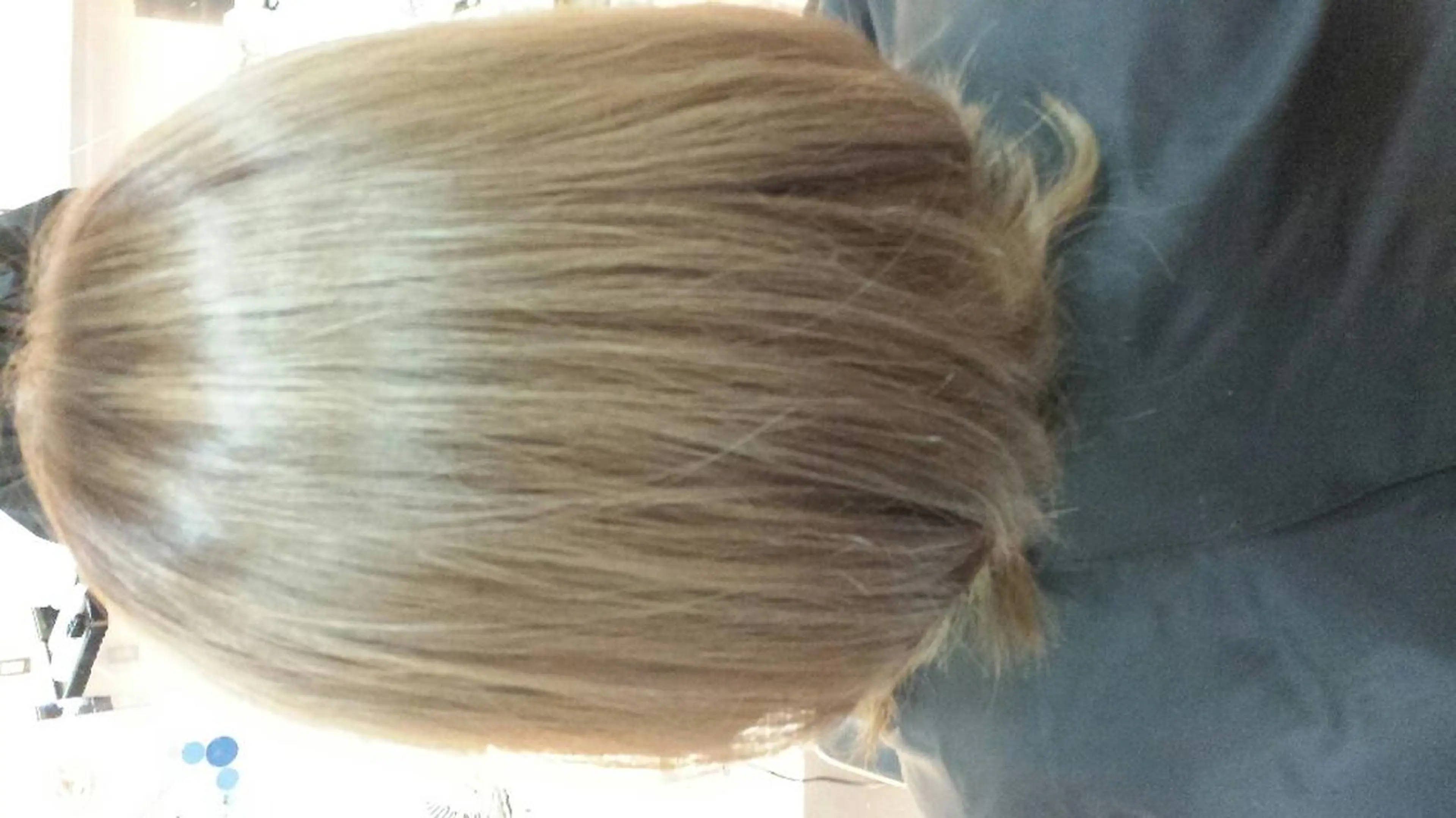 カラー 大久保 隆蔵のヘアスタイル