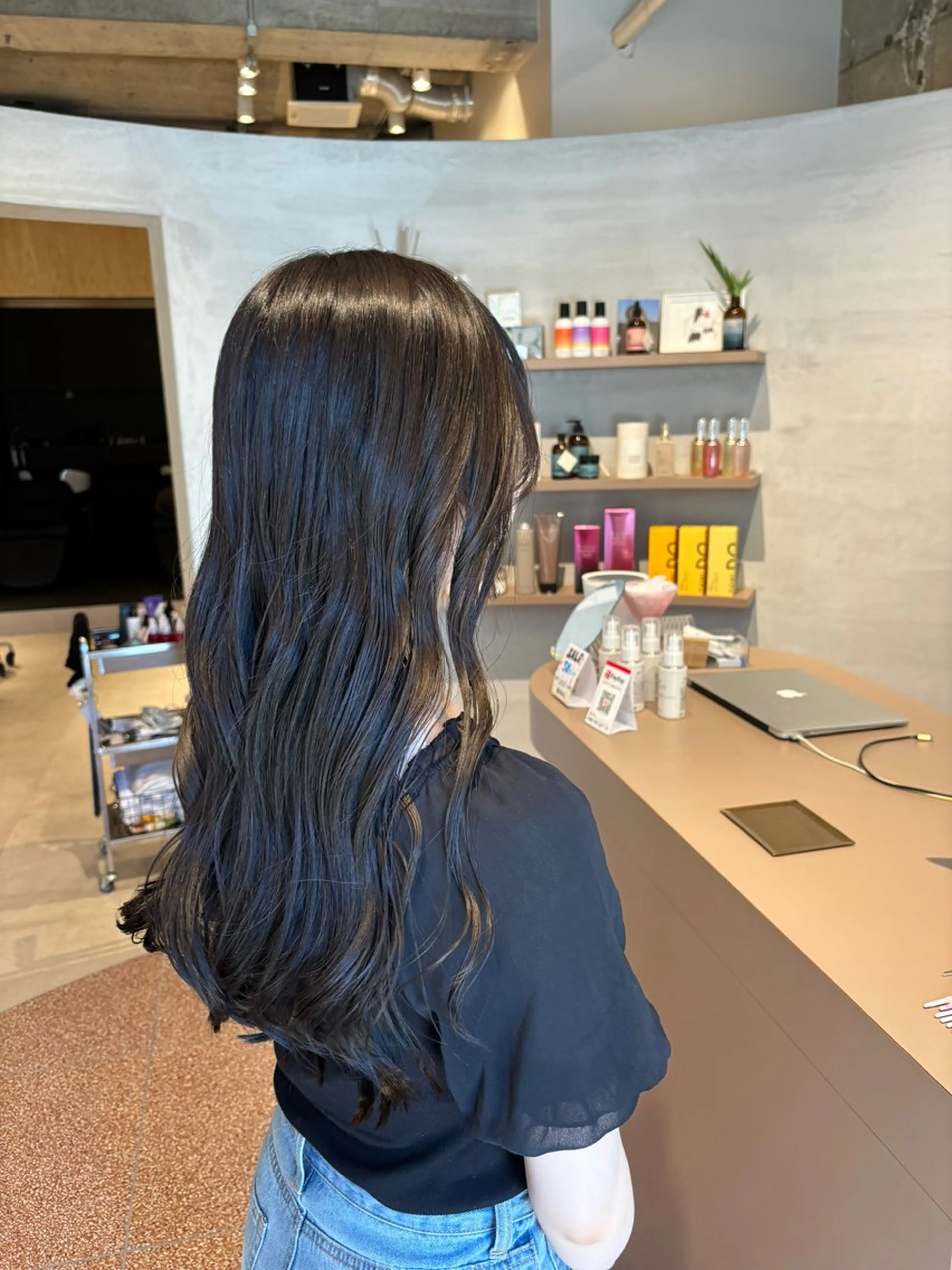 ロング カラー グレージュ オリーブグレージュ オリーブグレー ヘアカラー トリートメント Karin trスタイリスト🥀のヘアスタイル