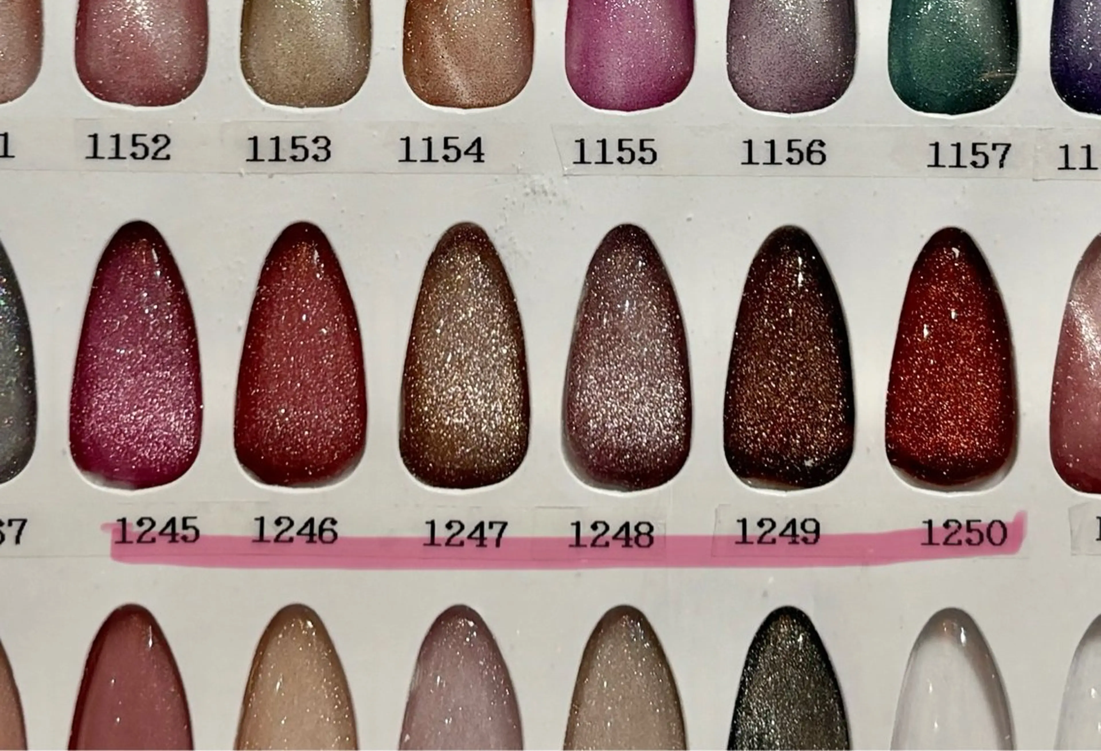 ネイル エルバイノリコ 岩崎のネイルデザイン