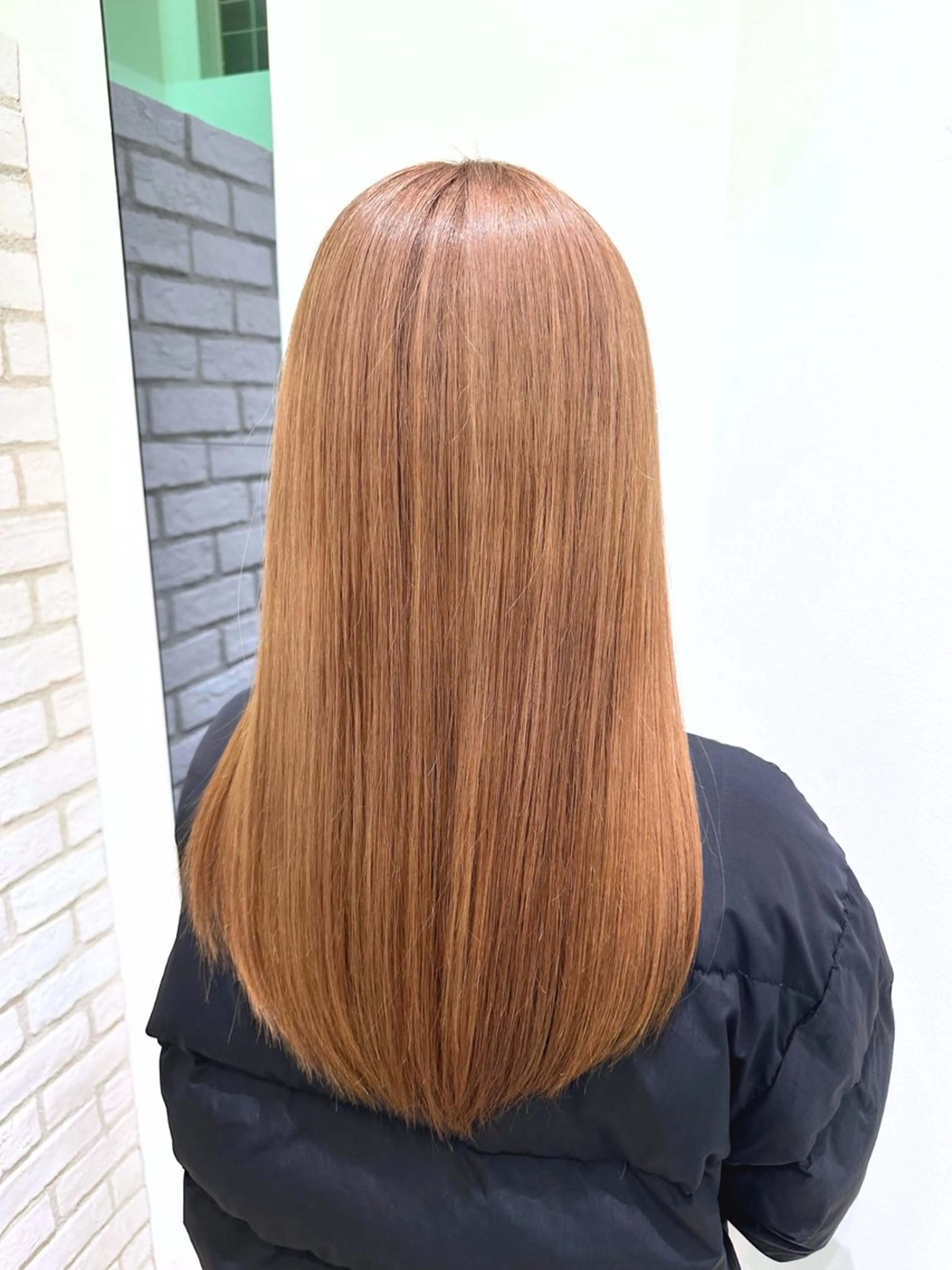 ロング カラー ベージュカラー ブリーチ ミルクティーベージュ 髪質改善ストレート インナーカラーハズキのヘアスタイル