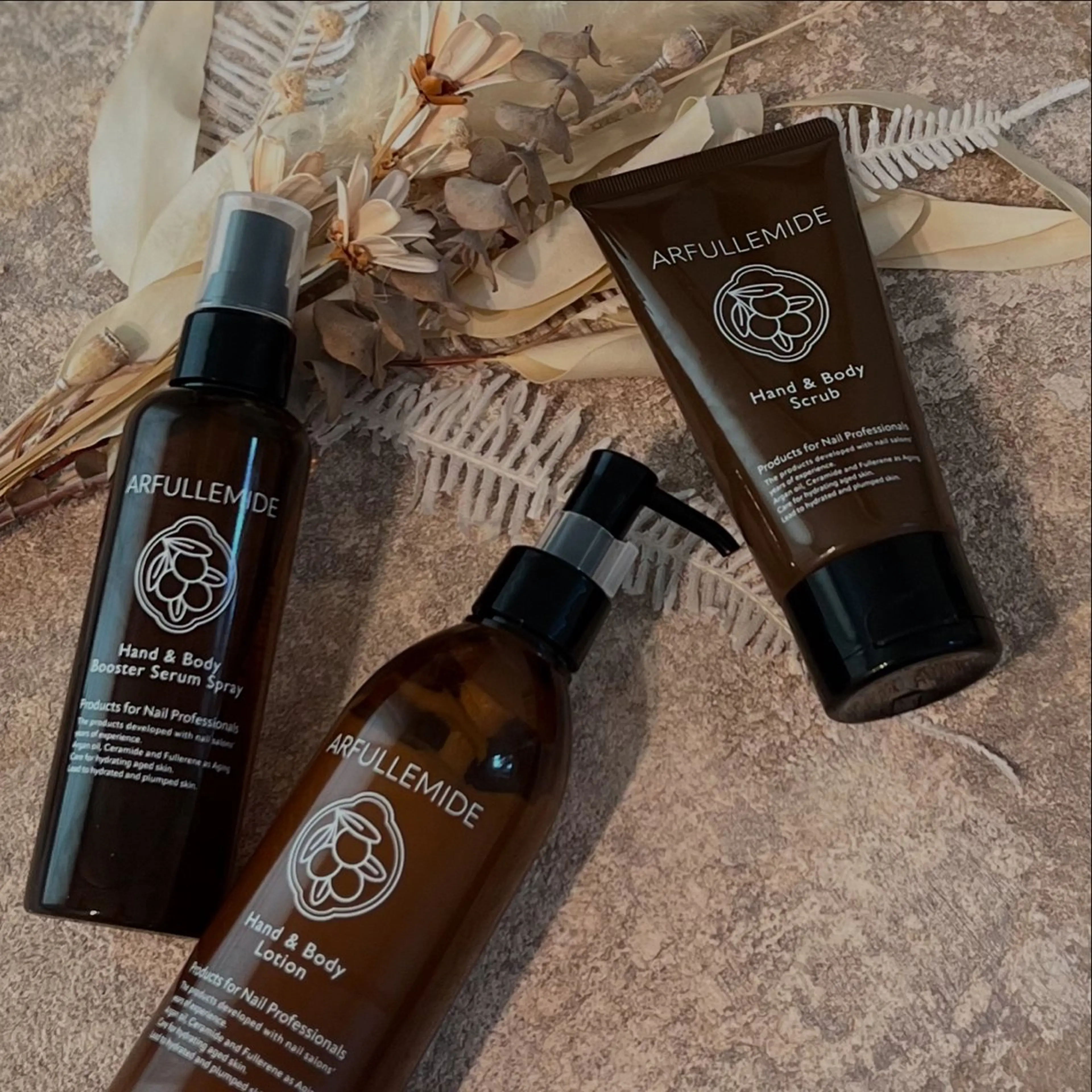 ネイル R eyのネイルデザイン