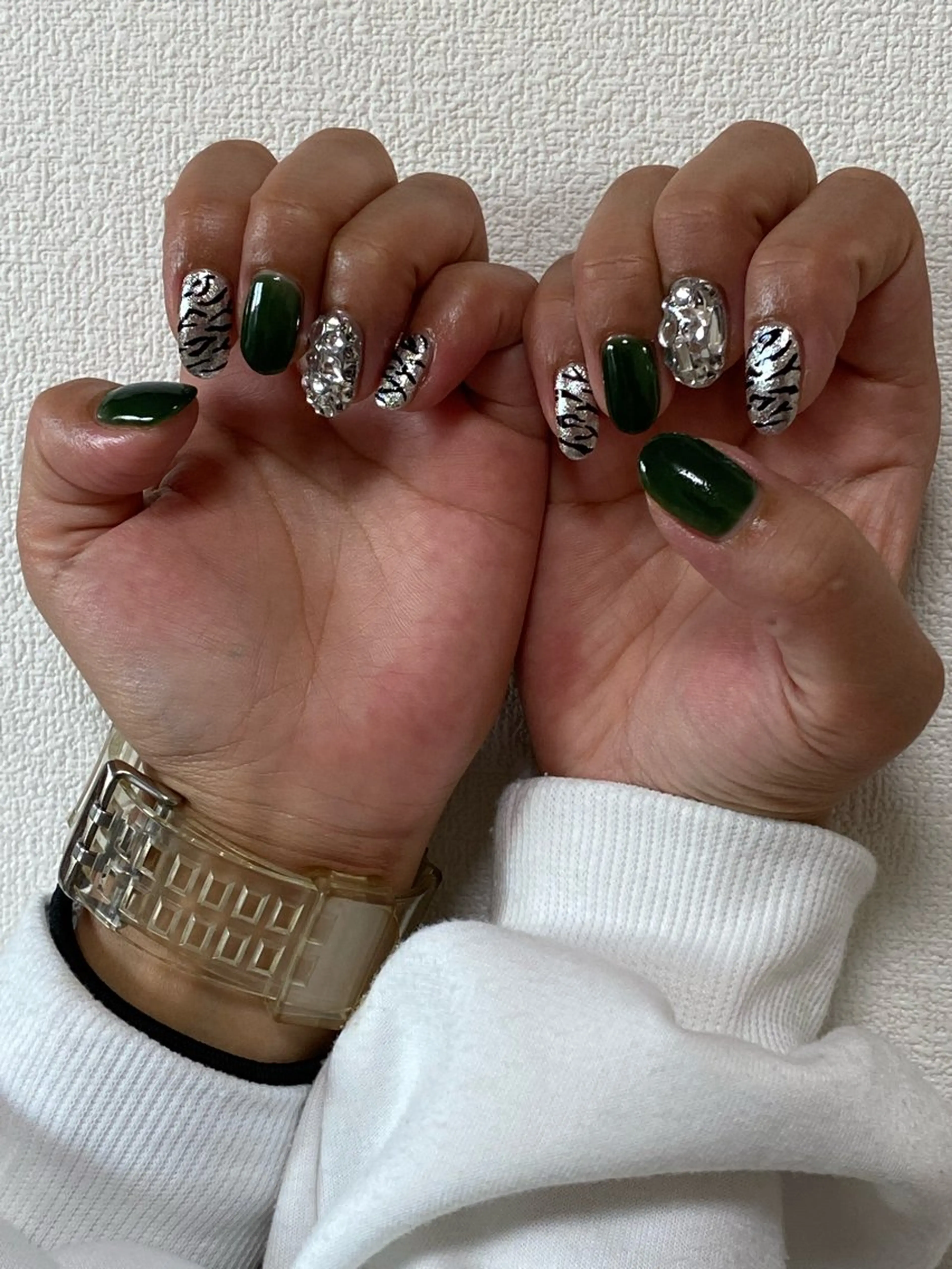 ネイル アニマル柄 キラキラネイル 自宅サロン FeelFreeのマツエク・マツパデザイン