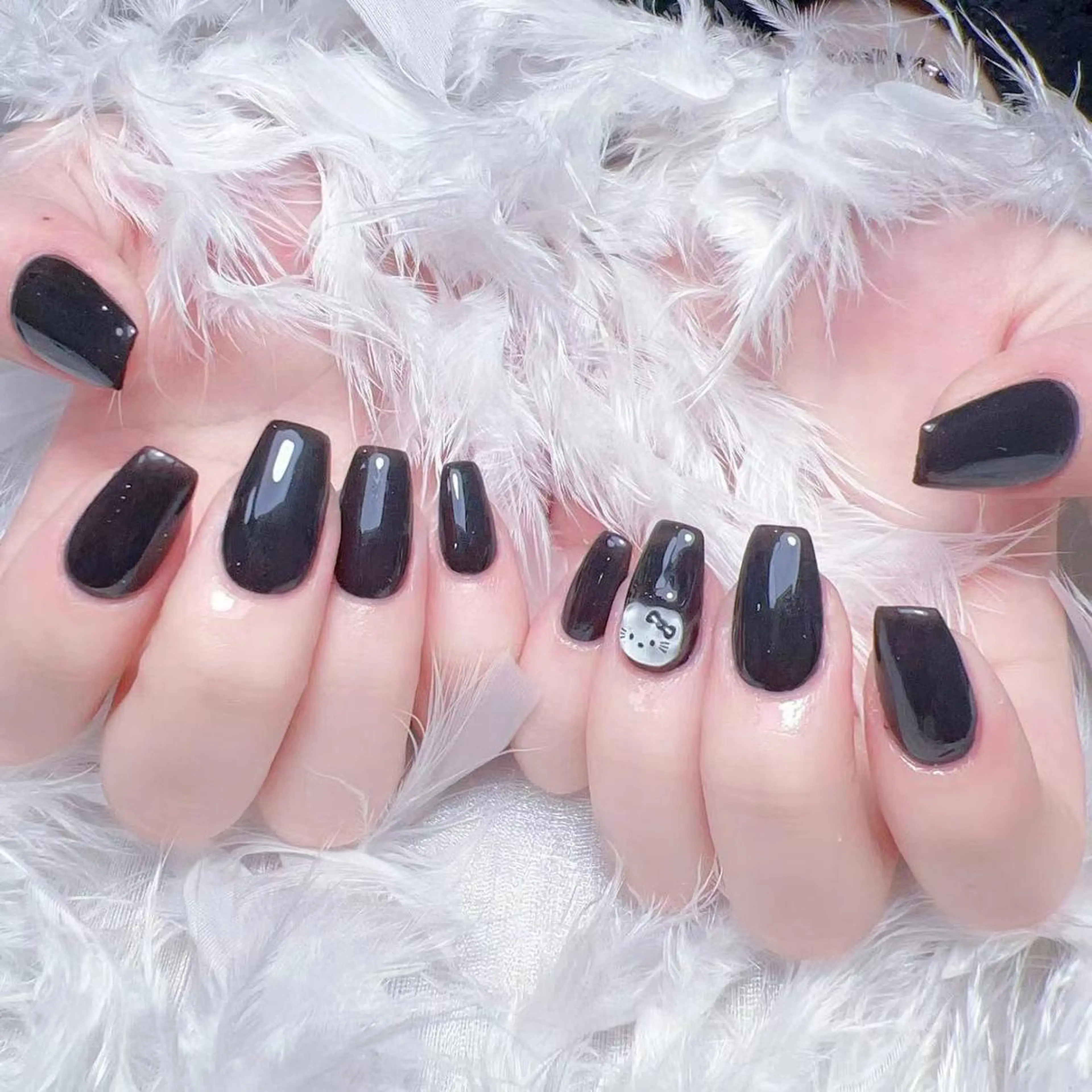 ネイル アートネイル オーロラネイル ガーリー キラキラネイル マグネットネイル Leah 💅のネイルデザイン