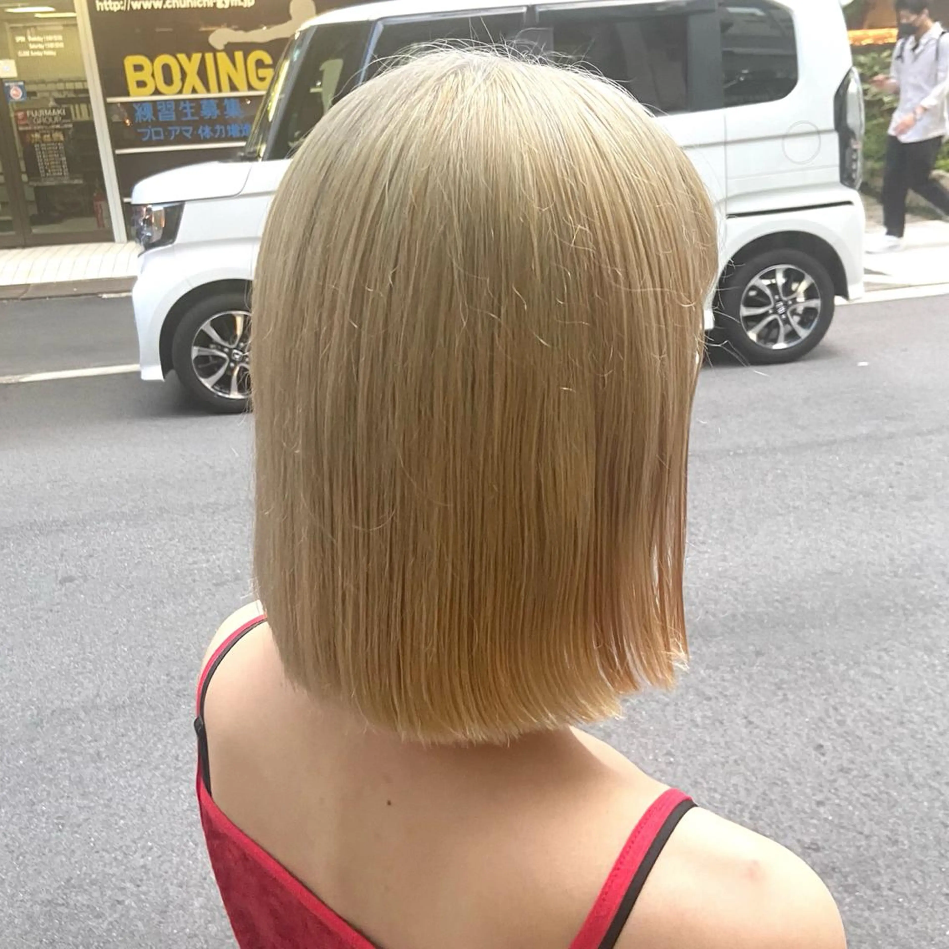 ミディアム カラー ブロンド ヘアカラー トリートメント ウルフ/レイヤー/ ブリーチ/牧原歩夢のヘアスタイル