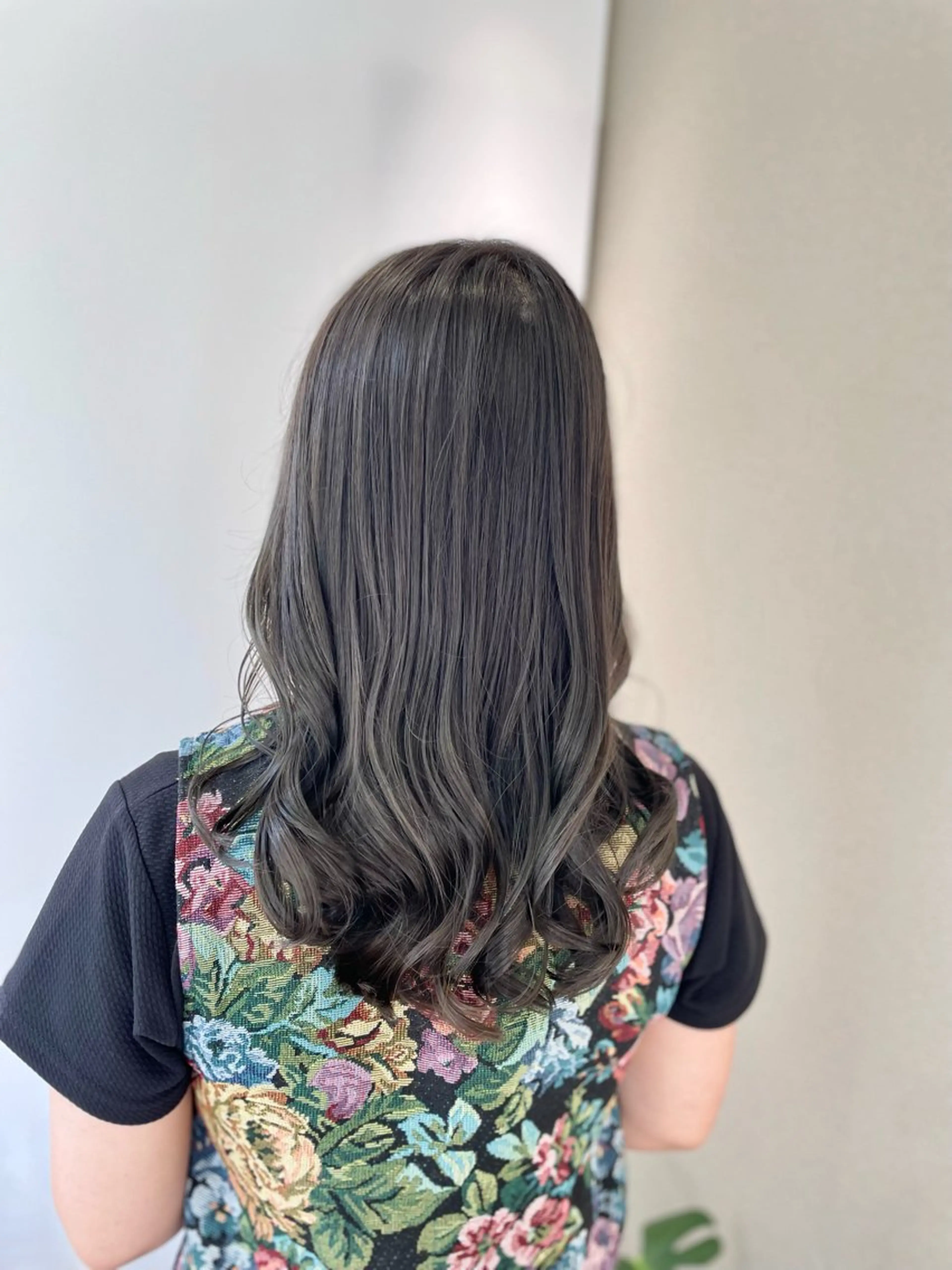 ロング カラー カット ヘアカラー トリートメント 佐々木 美帆のヘアスタイル