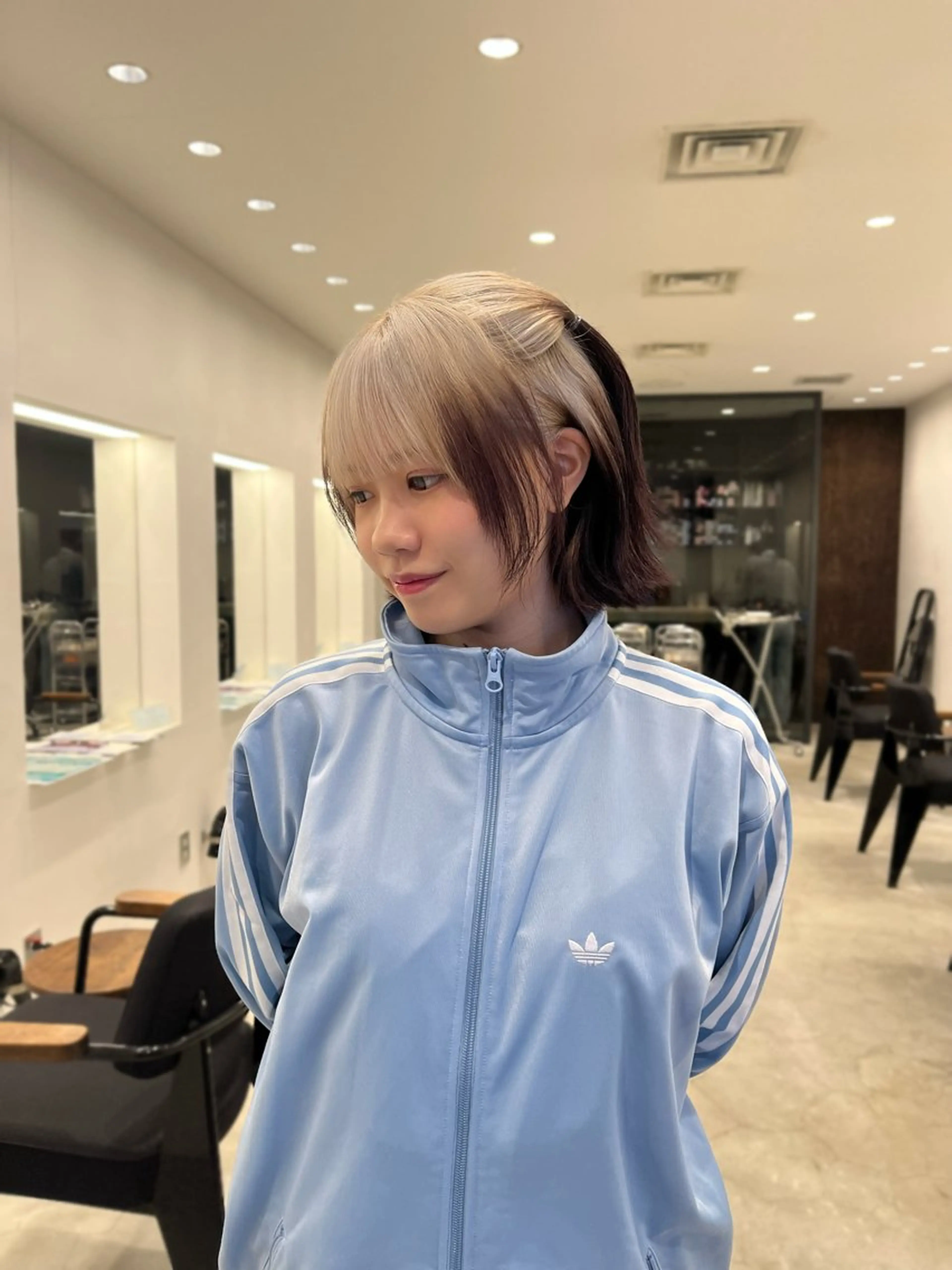 ショート ヘアカラー トリートメント 羽鳥 菜々子のヘアスタイル