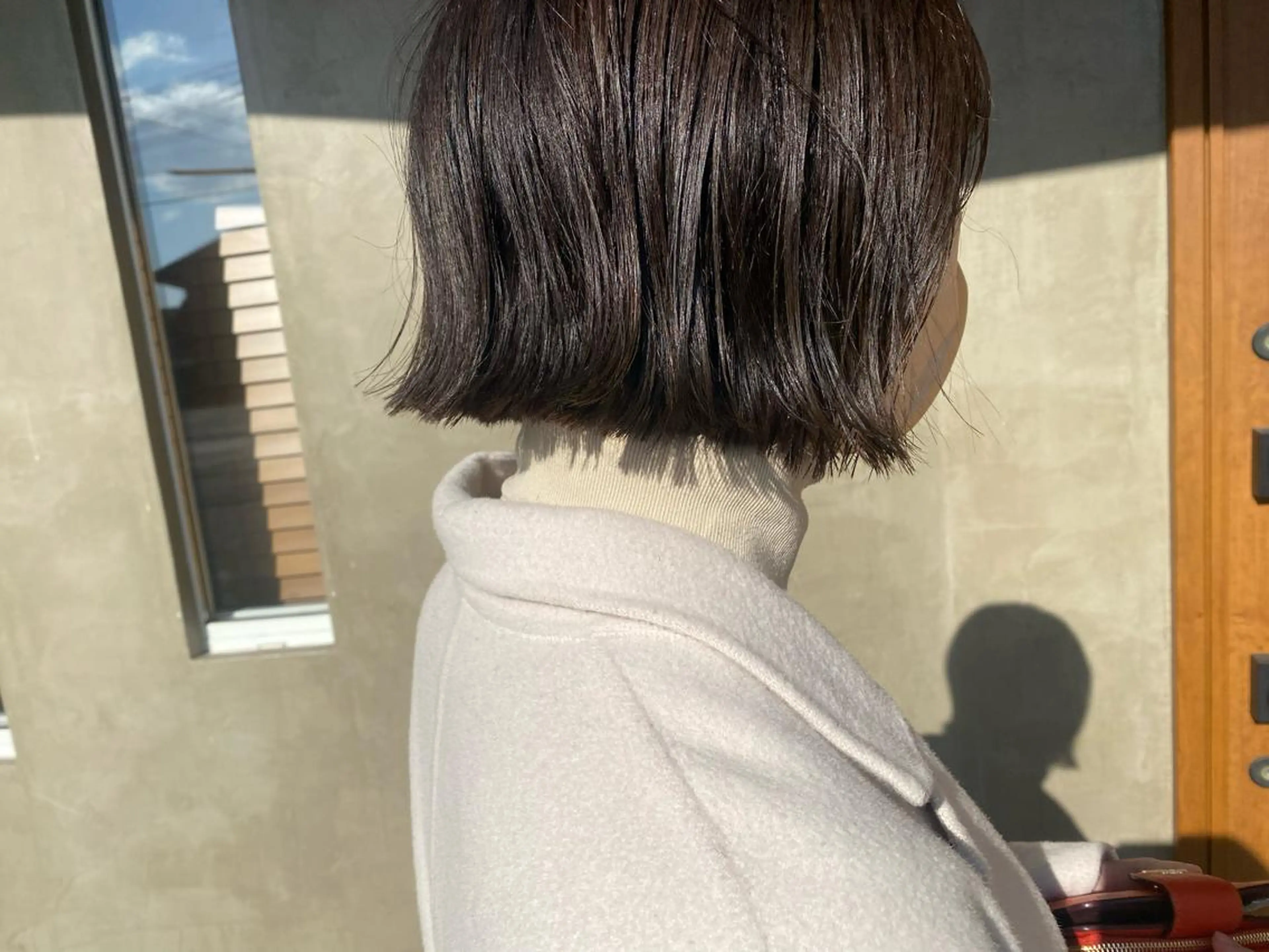 ショート ボブ 外ハネヘア カット 柔らかカラー🥛 mayucoのヘアスタイル