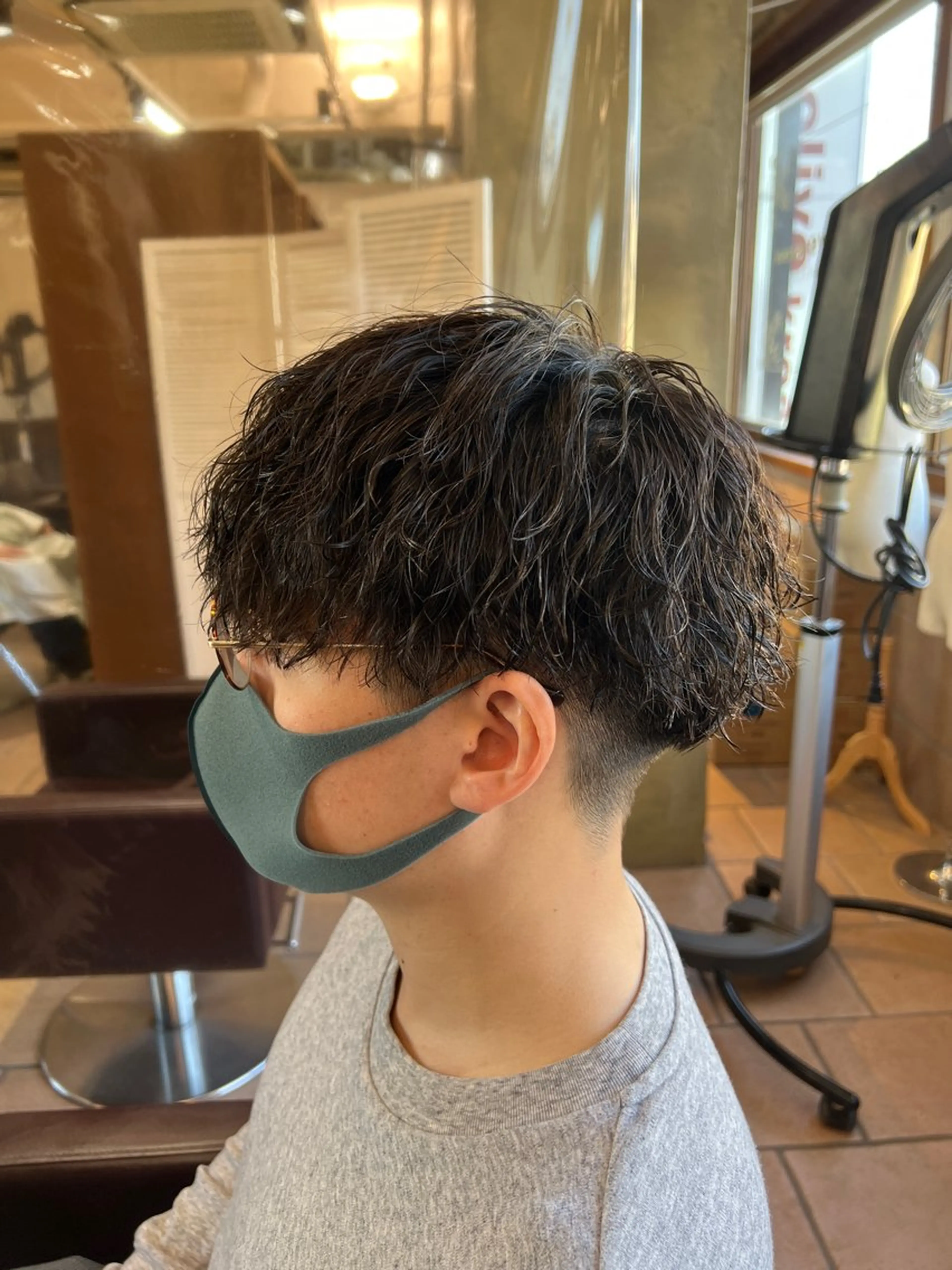 ミディアム パーマ メンズ 波巻きパーマ カット パーマ メンズカットパーマ ✂️ JOYAのヘアスタイル