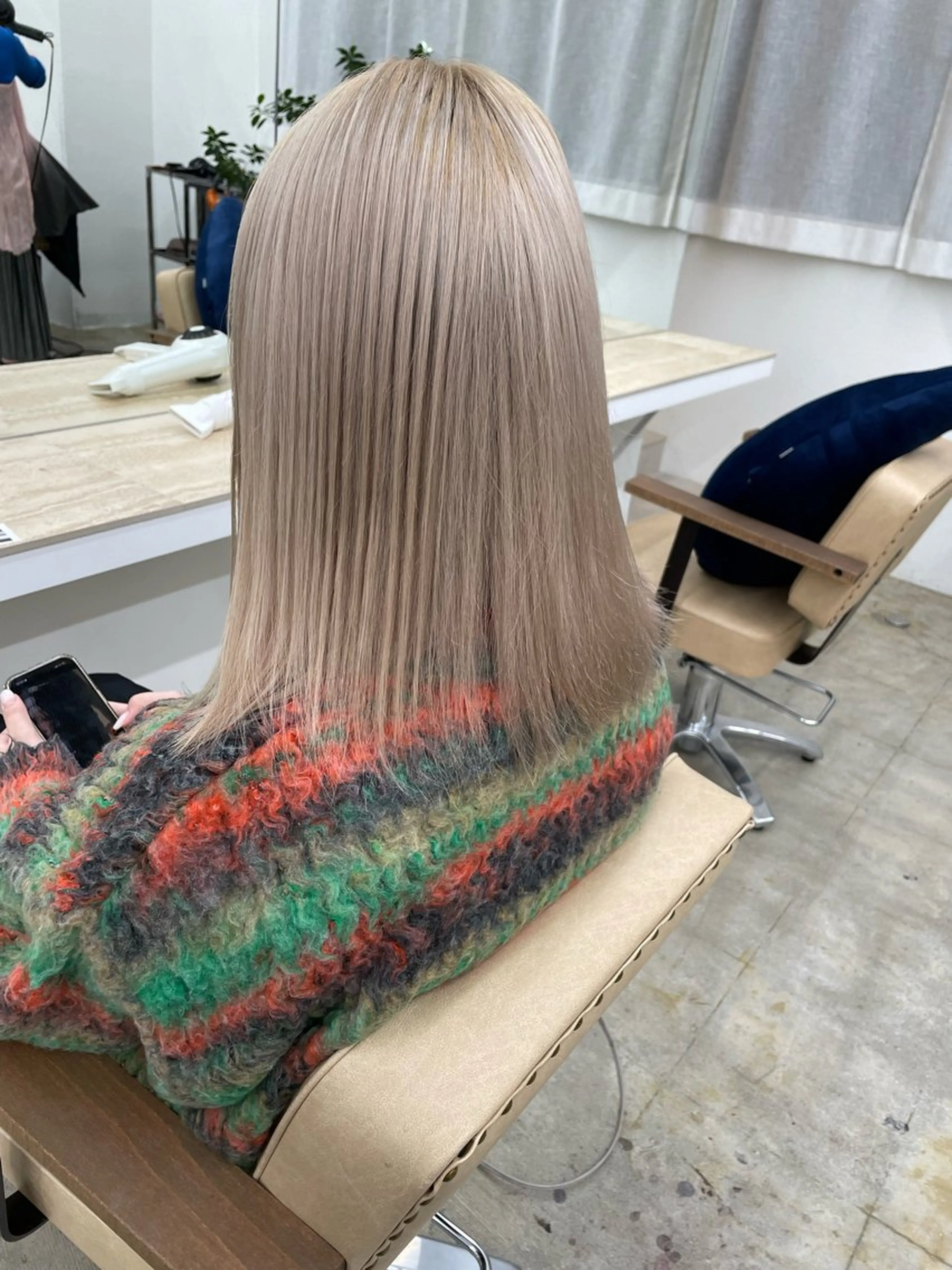 ミディアム ヘアカラー トリートメント ハイトーン/レイヤー /ケアブリーチ石川治のヘアスタイル