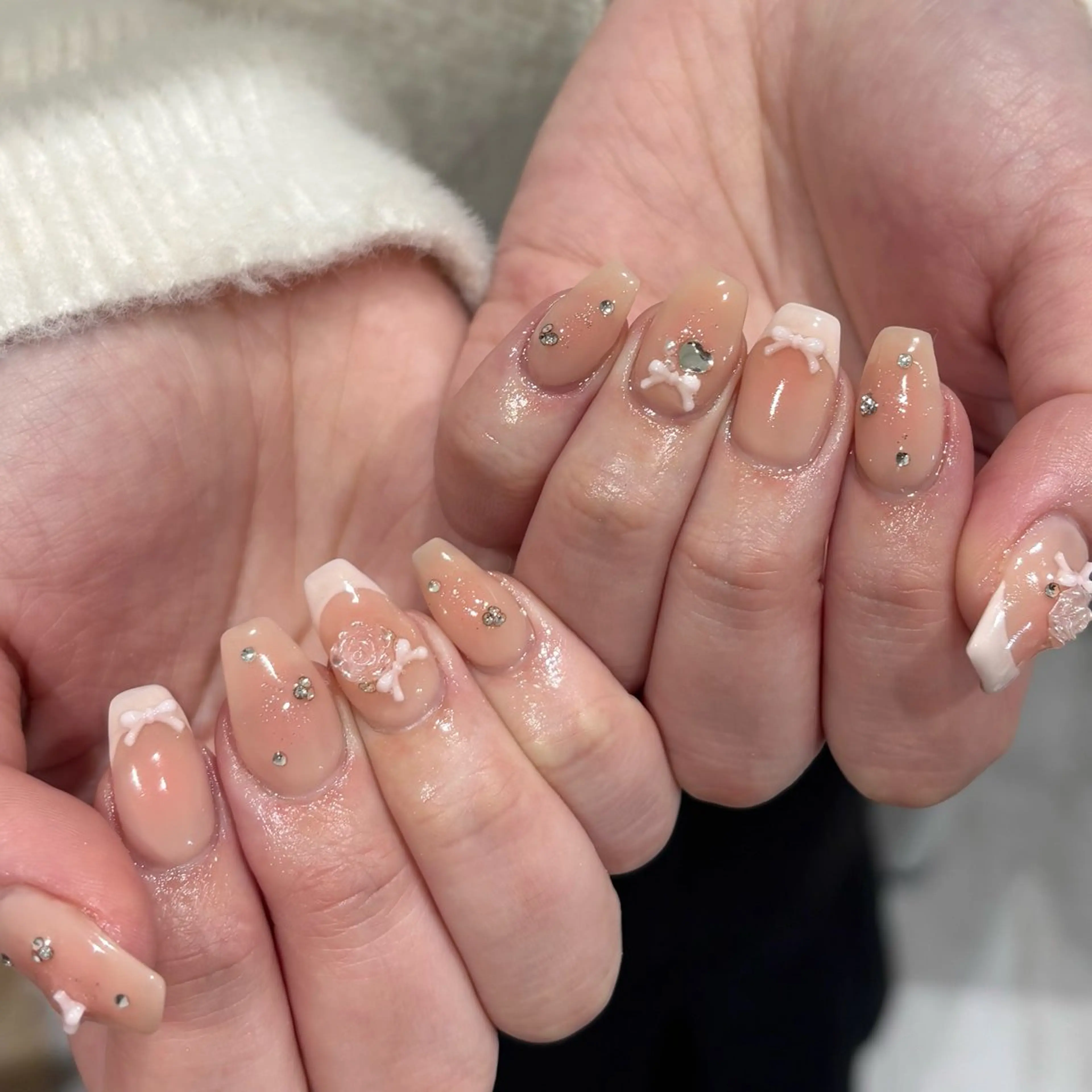 ネイル チークネイル 持ち込み ピンク リボン 春ネイル モデル様募集中♡ Kokomi🍮のネイルデザイン