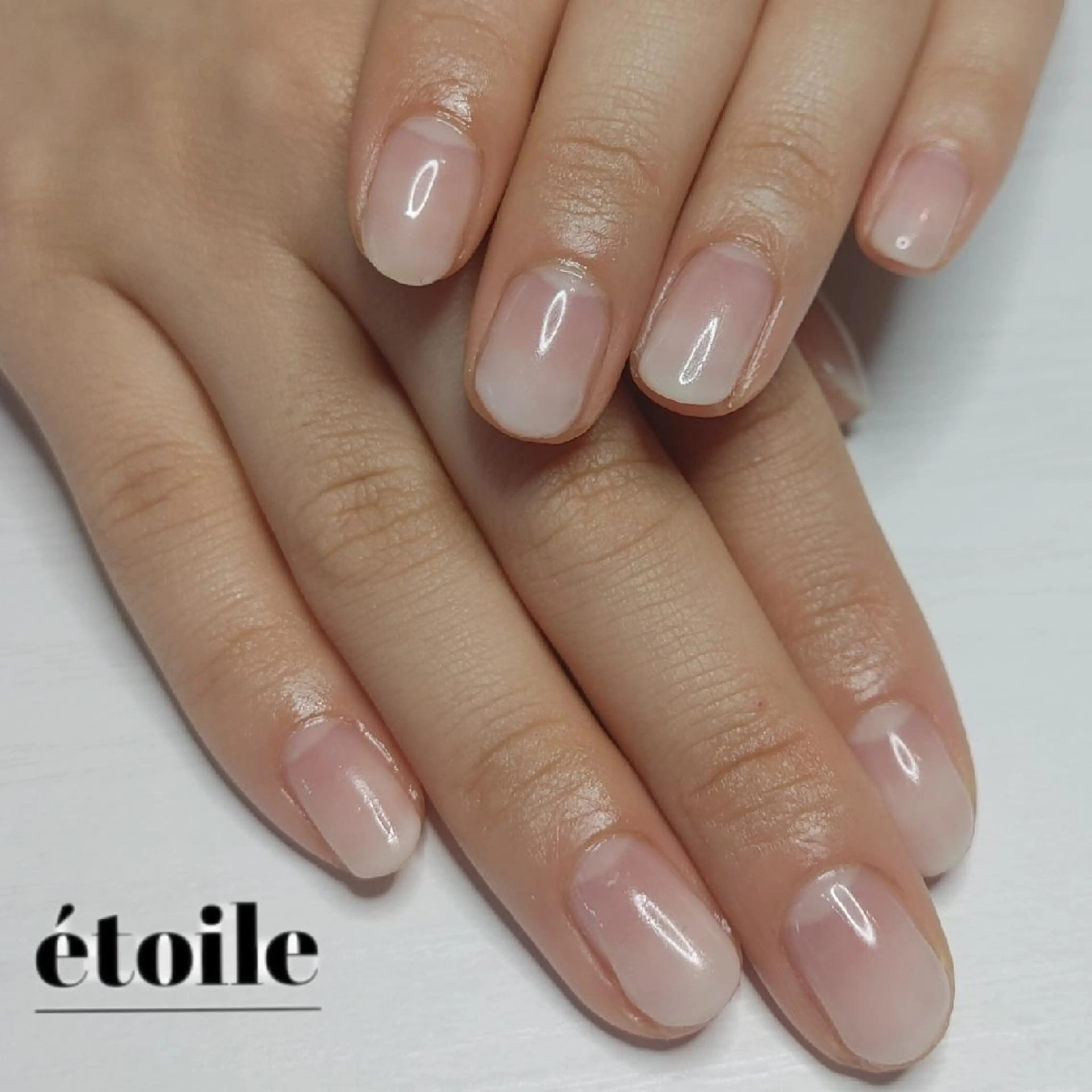 ネイル ホワイト ハンドネイル ハンドケア étoile(エトワール)所属・山田 可愛のネイルデザイン