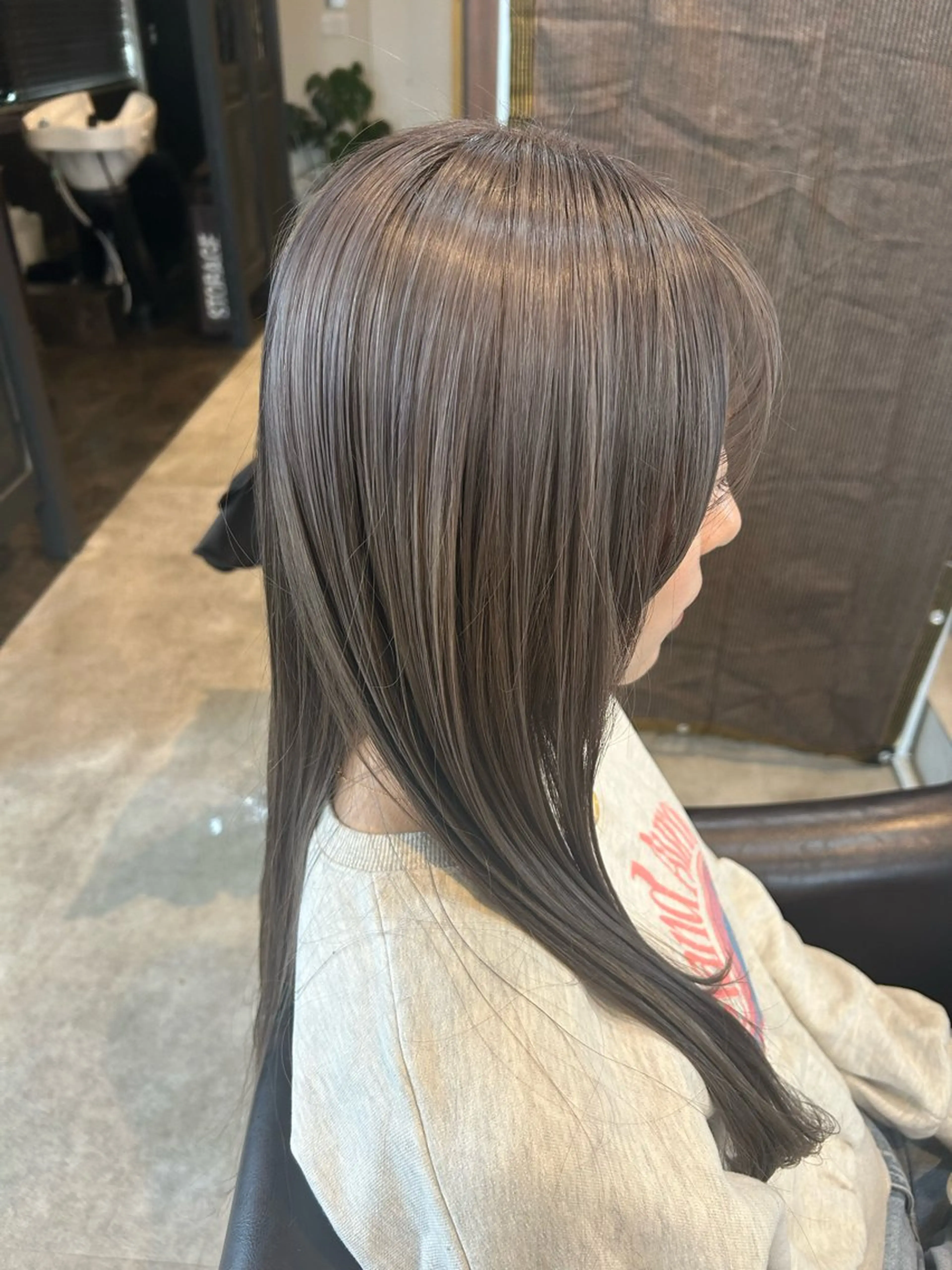 ロング カラー グレージュ ミルクティーグレージュ ヤマダ タケトのヘアスタイル