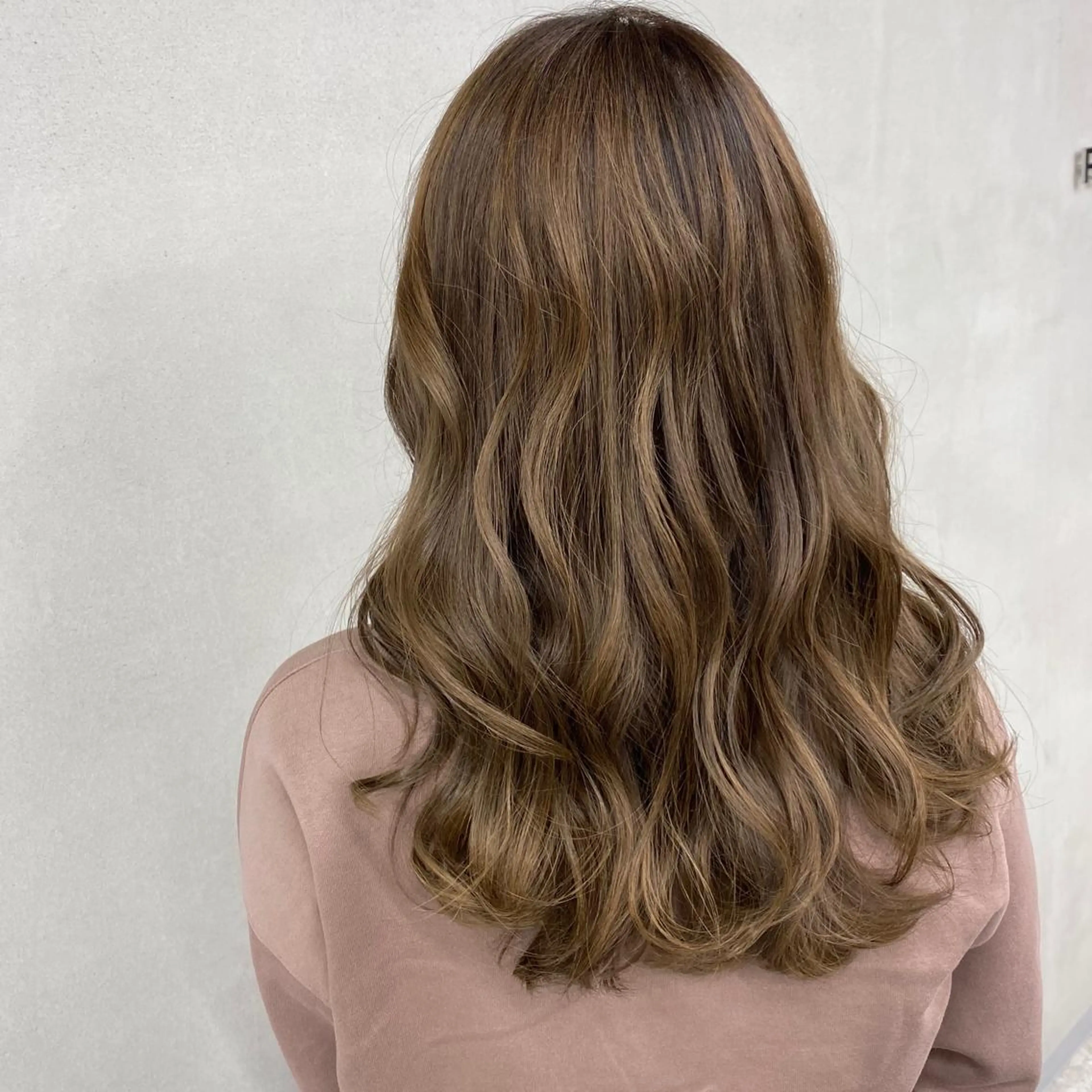 ロング カラー ヘアアレンジ 平川 夏海のヘアスタイル