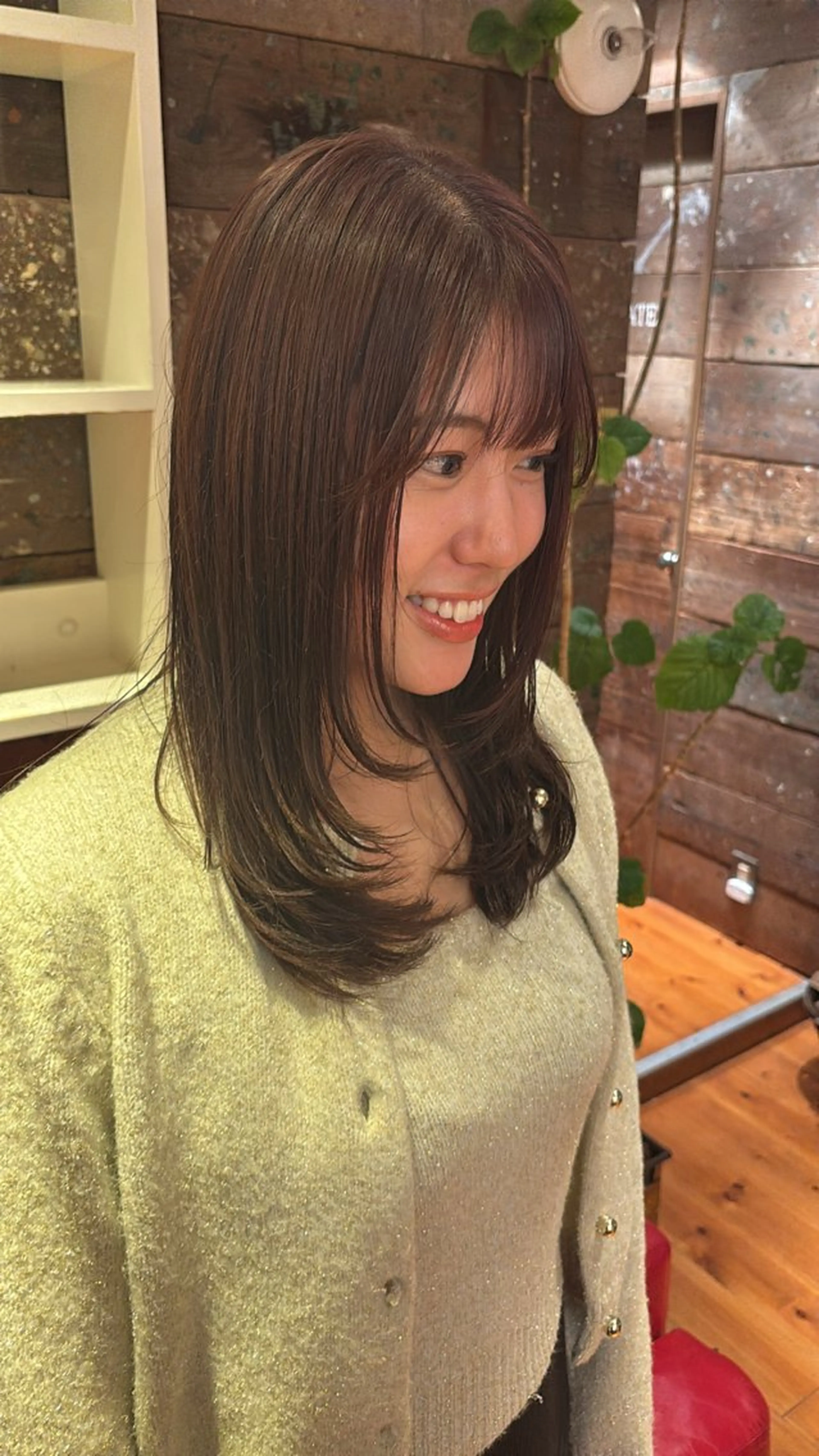 ミディアム MIKA 自由が丘美容室のヘアスタイル