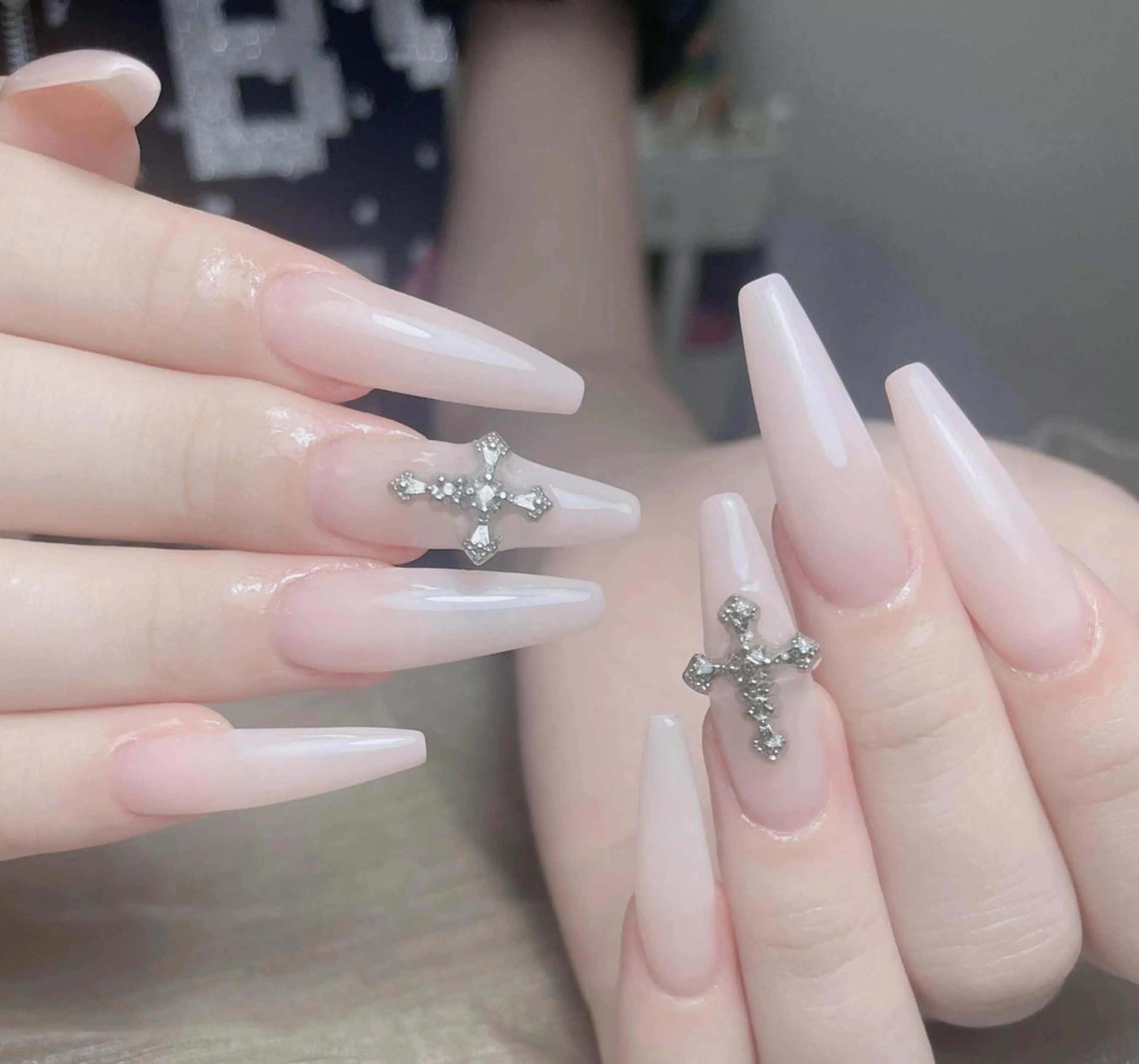 ネイル オーロラネイル ブルー チークネイル 長さ出し フットネイル ハンドネイル REI レイのネイルデザイン